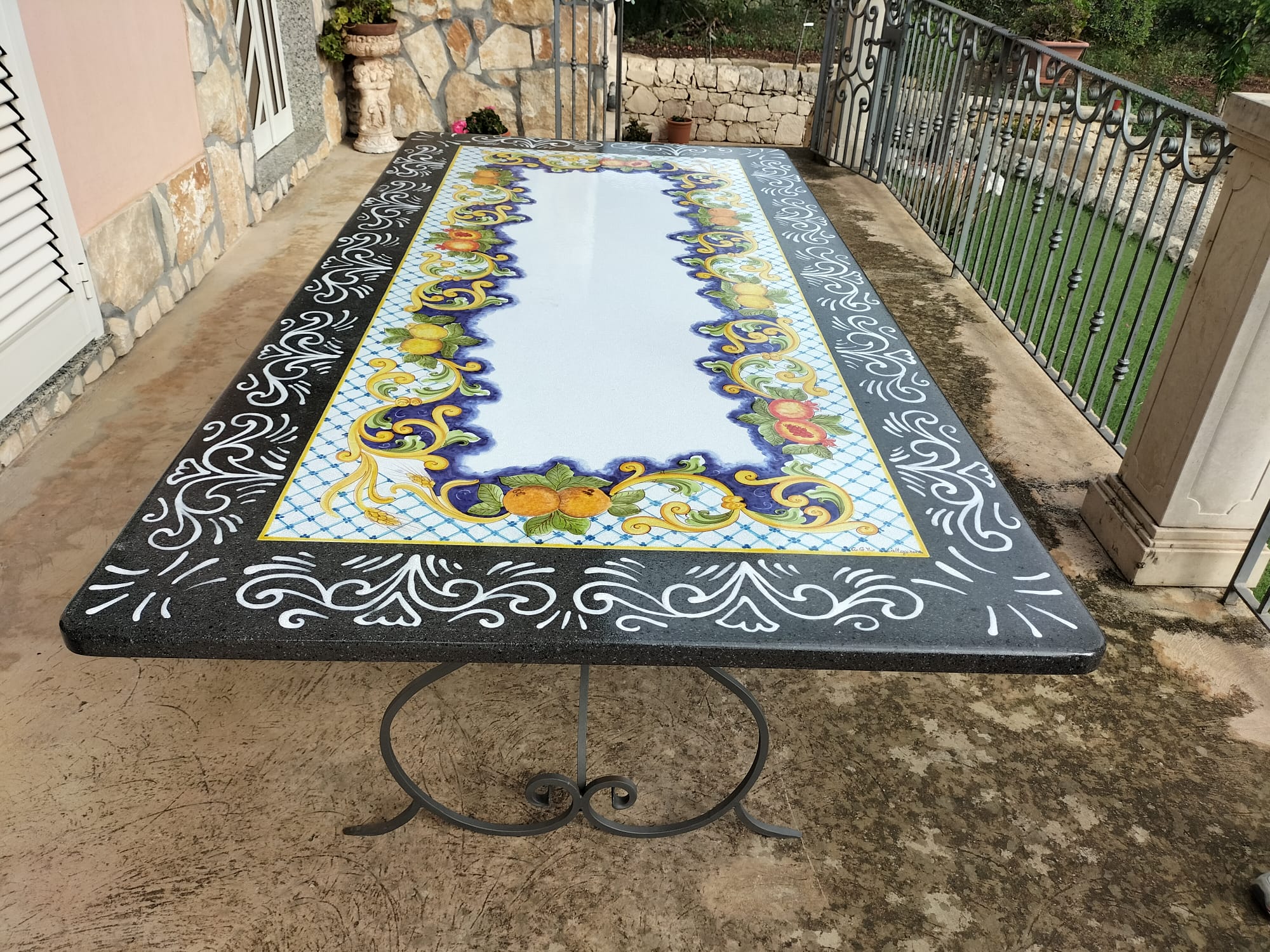 Tavolo Rettangolare Decoro Frutta con Bordo Ricamato – Pietra Lavica Decorata - TAVOLI