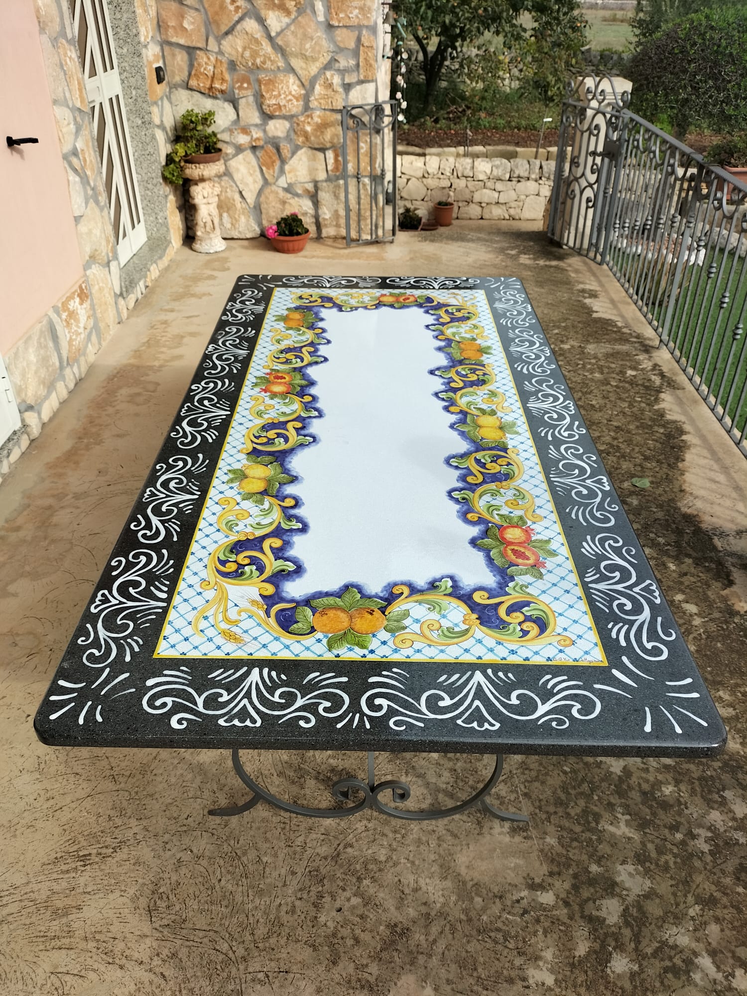 Tavolo Rettangolare Decoro Frutta con Bordo Ricamato – Pietra Lavica Decorata - TAVOLI