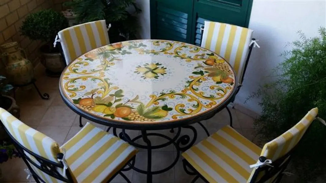 Tavolo Rotondo Frutta con Volute – Armonia di Colori - TAVOLI