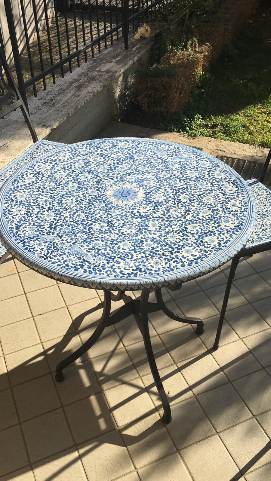 Tavolo Rotondo in Pietra Lavica Decoro N.23 - MISURE VARIE - TAVOLO IN PIETRA LAVICA