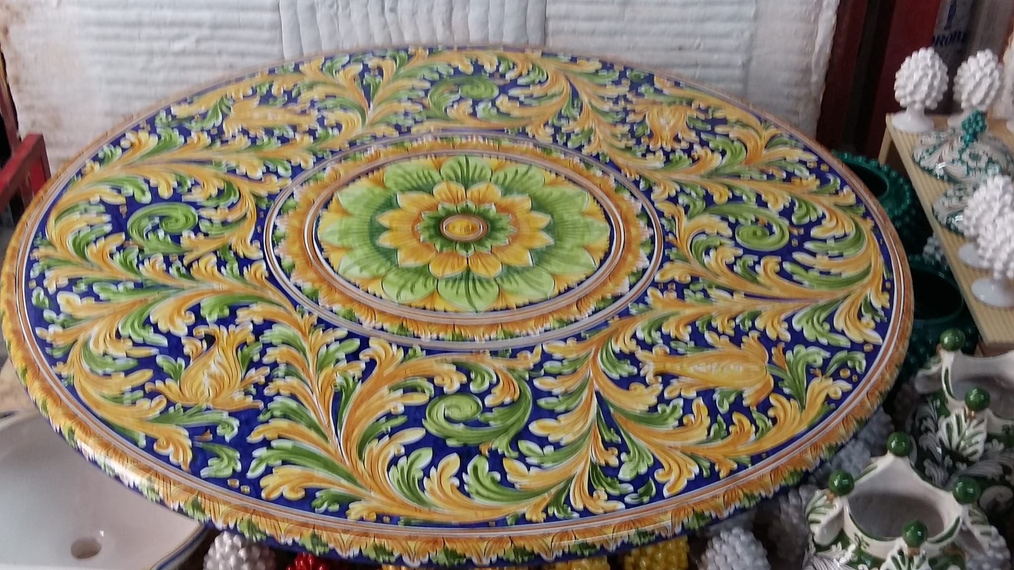 Tavolo Rotondo in Pietra Lavica Decoro N.24 - MISURE VARIE - TAVOLO IN PIETRA LAVICA