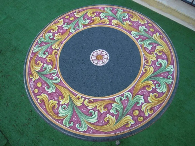 Tavolo Rotondo Ornato Rosso con Centro Nero – Eleganza e Profondità - TAVOLI