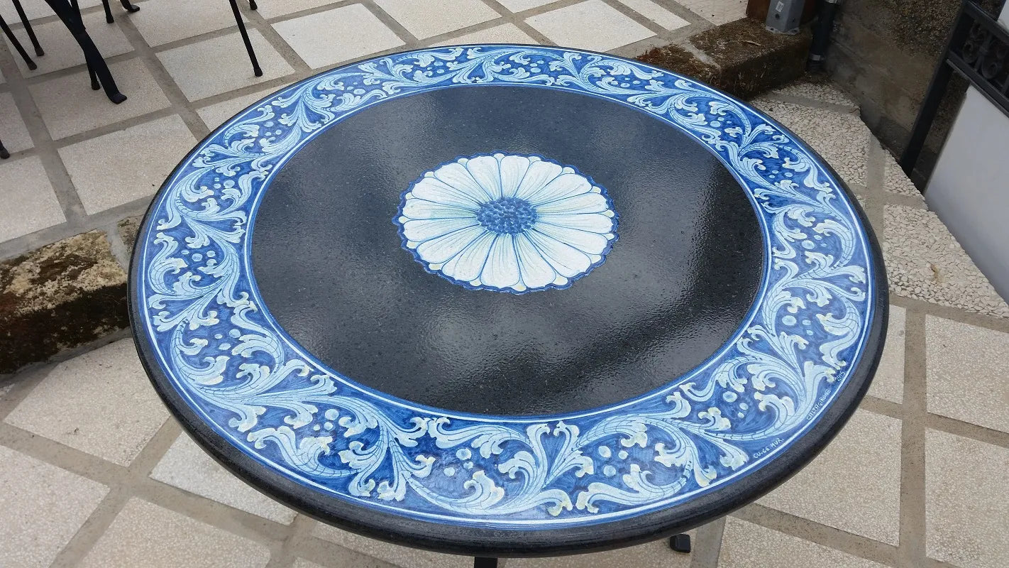 Tavolo Rotondo Volute Blu con Centro Nero – Eleganza Profonda - TAVOLI