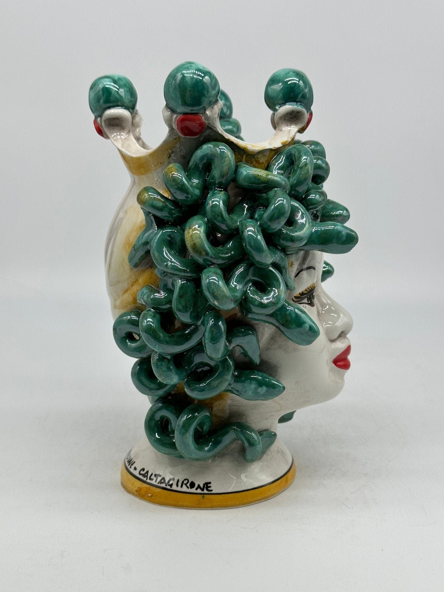 Testa Mitologica Medusa Ceramica Caltagirone cm H.20 L.15 Artigianale - DD CERAMICHE SICILIANE