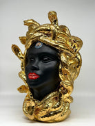 Testa Mitologica Medusa Ceramica Caltagirone cm H.38 L.25 Artigianale “GOLD EDITION” - DD CERAMICHE SICILIANE