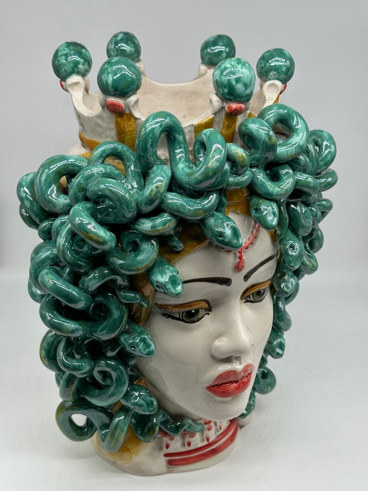 Testa Mitologica Medusa Ceramica Caltagirone cm H.40 L.30 Artigianale - DD CERAMICHE SICILIANE