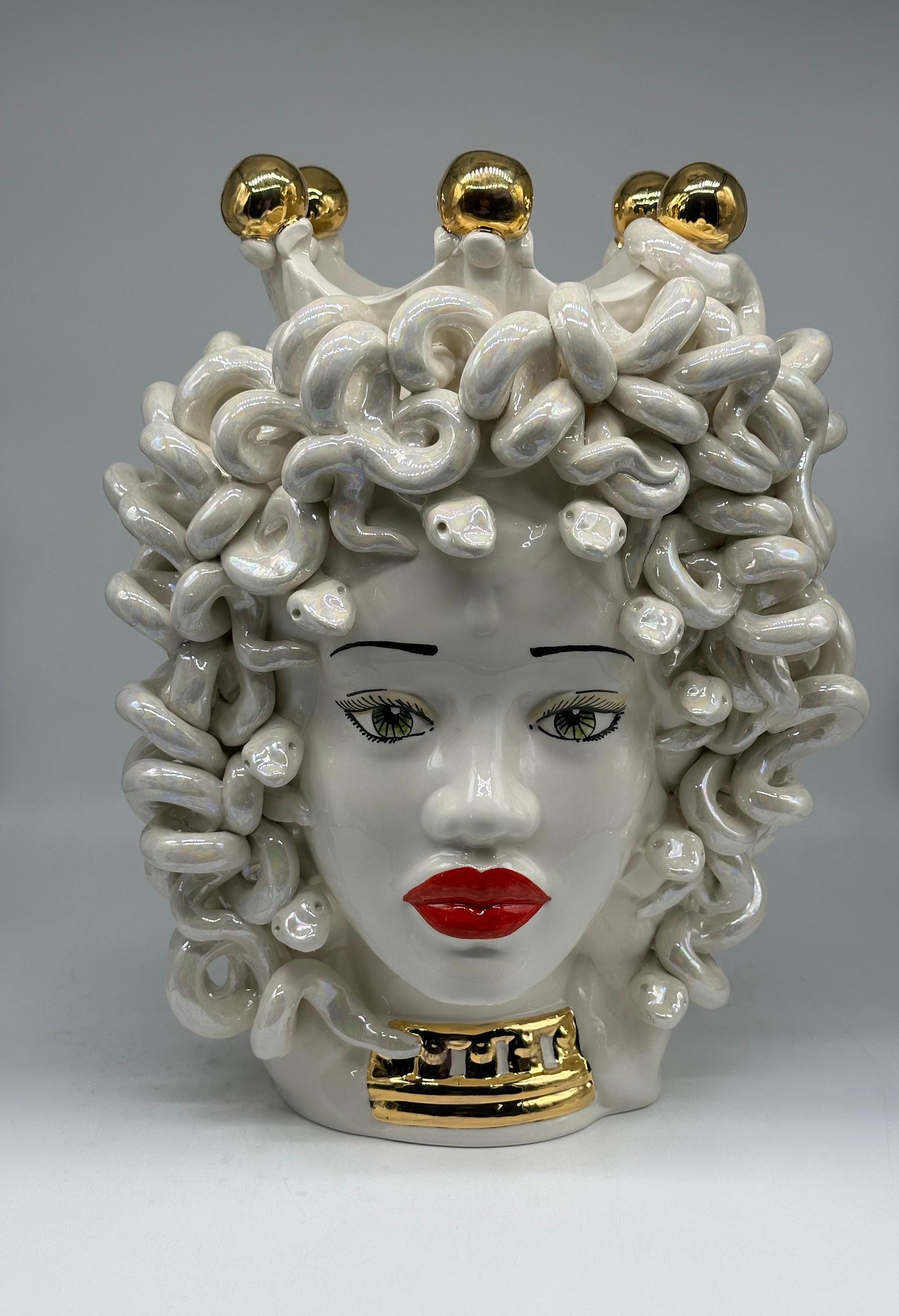 Testa Mitologica Medusa “Luxury Madreperla” Ceramica Caltagirone cm H.40 L.30 Artigianale - TESTA DI MORO