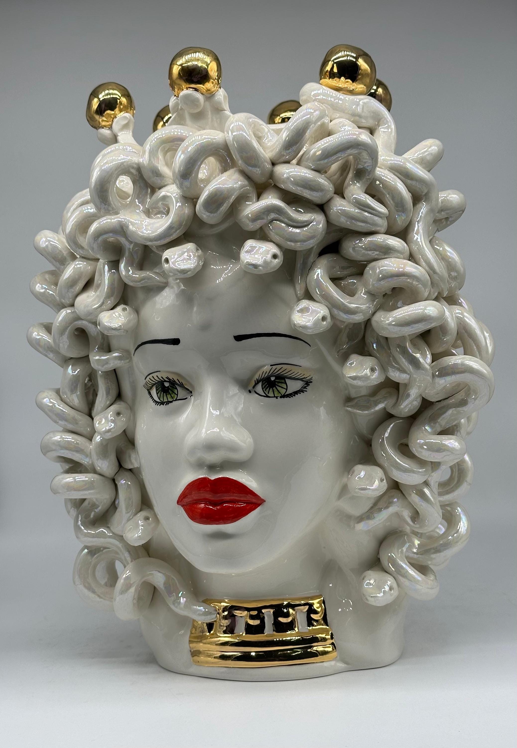 Testa Mitologica Medusa “Luxury Madreperla” Ceramica Caltagirone cm H.40 L.30 Artigianale - TESTA DI MORO