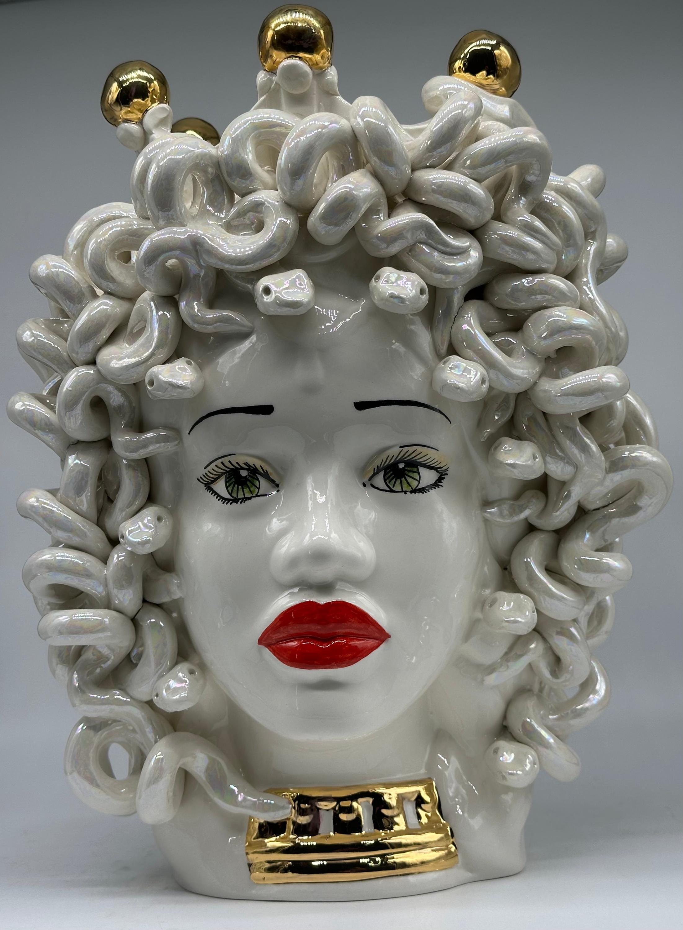Testa Mitologica Medusa “Luxury Madreperla” Ceramica Caltagirone cm H.40 L.30 Artigianale - TESTA DI MORO