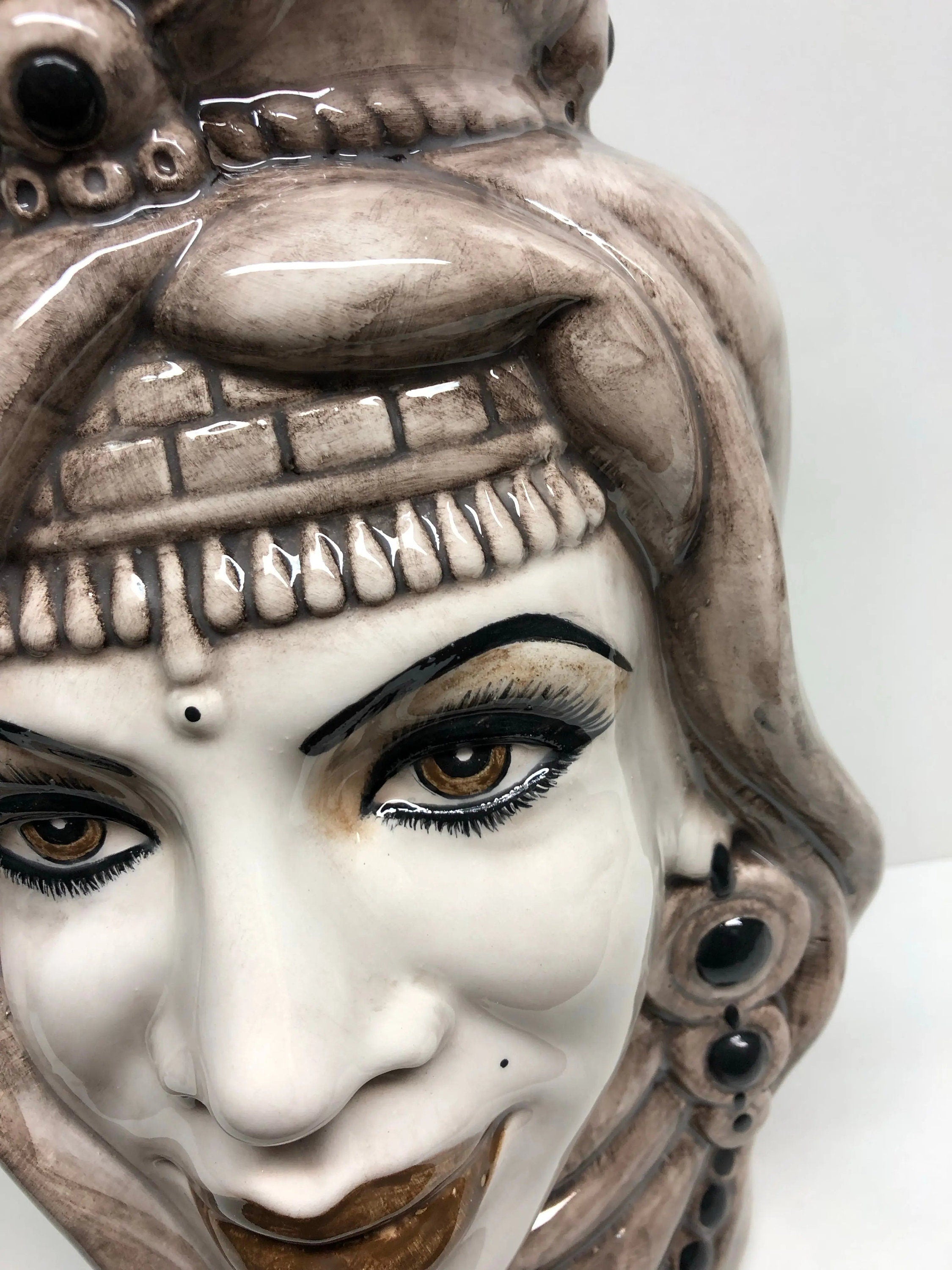 Teste di Moro Afro Ceramica Caltagirone cm H.35 L.23 Artigianale Beige Écru DD CERAMICHE SICILIANE