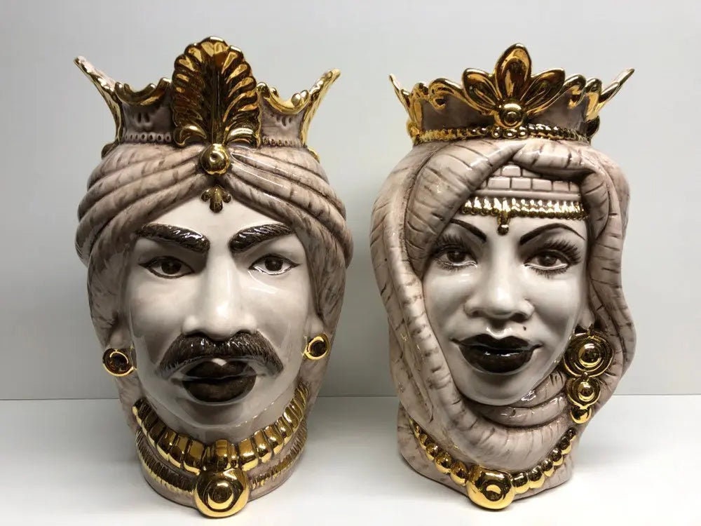 Teste di Moro Afro Ceramica Caltagirone cm H.35 L.23 Artigianale Écru dettagli Oro DD CERAMICHE SICILIANE