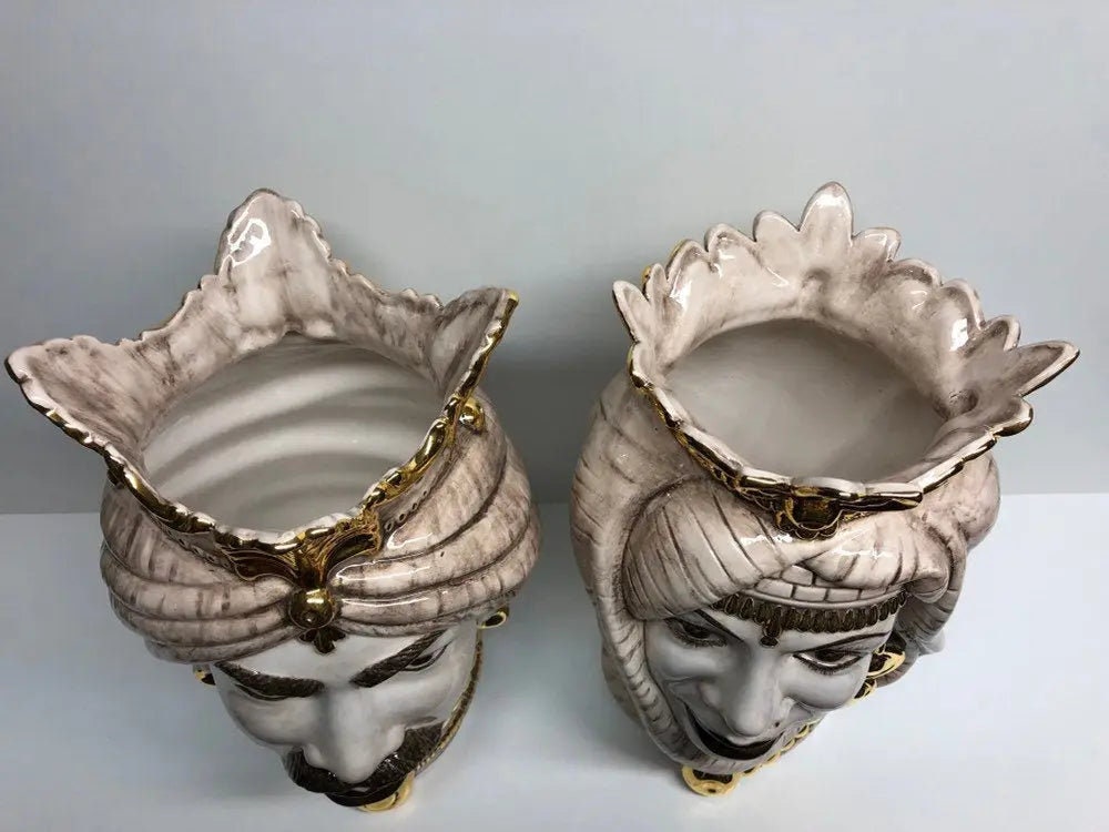 Teste di Moro Afro Ceramica Caltagirone cm H.35 L.23 Artigianale Écru dettagli Oro DD CERAMICHE SICILIANE