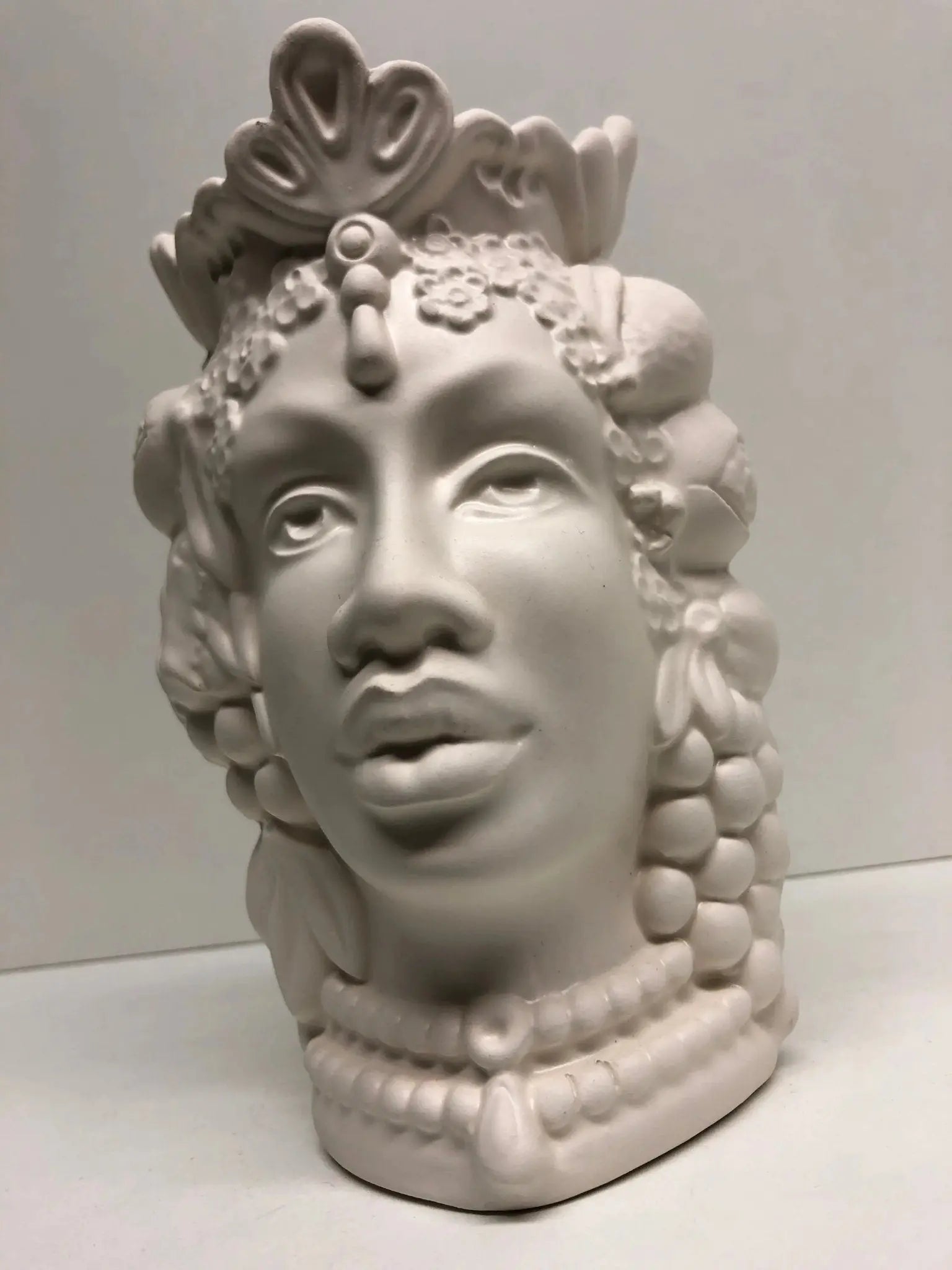 Teste di Moro Afro Frutta Ceramica Caltagirone cm H.18 L.12 Artigianale Bianco Opaco - DD CERAMICHE SICILIANE