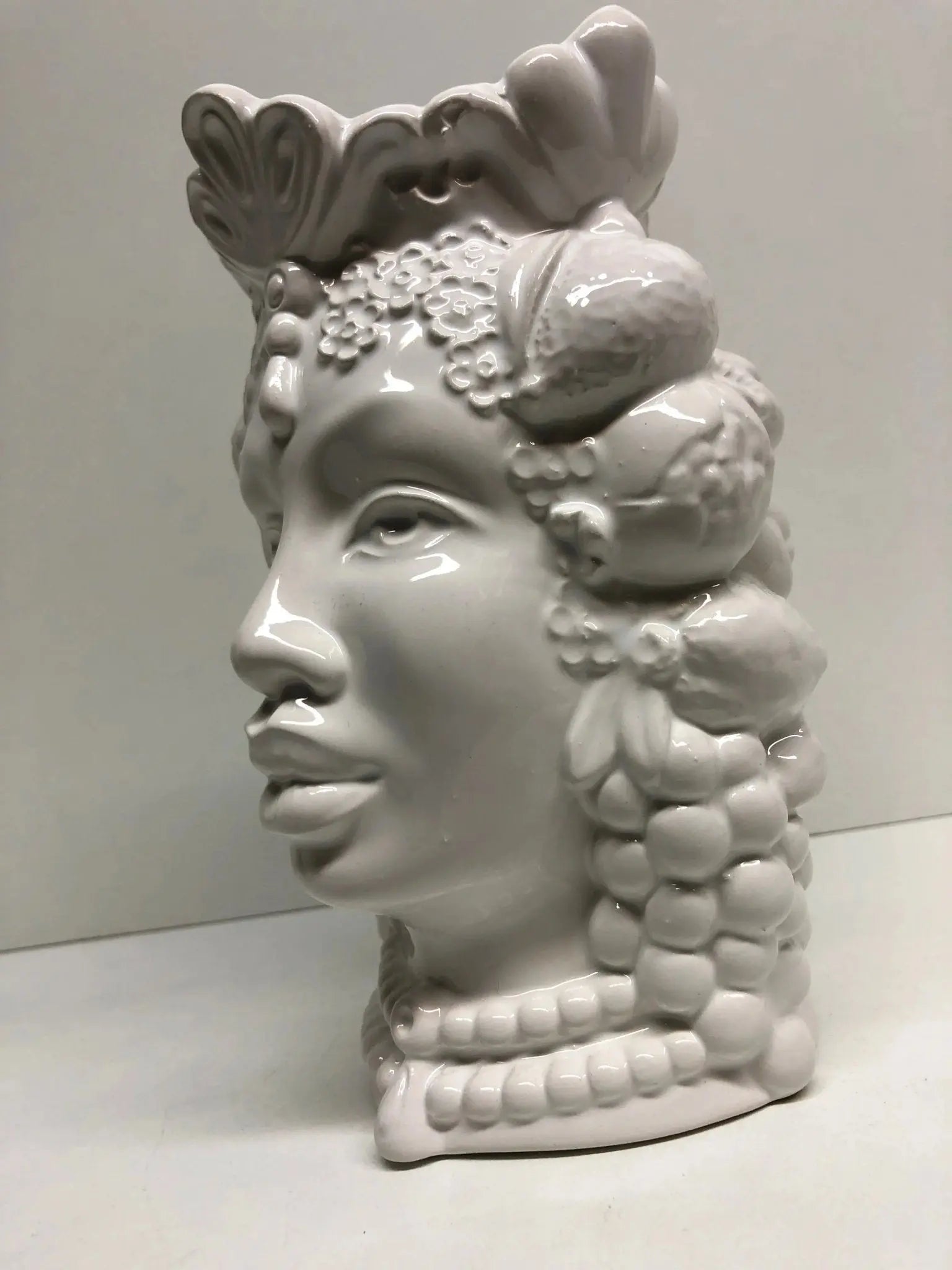 Teste di Moro Afro Frutta Ceramica Caltagirone cm H.18 L.12 Artigianale Bianco Lucido - DD CERAMICHE SICILIANE
