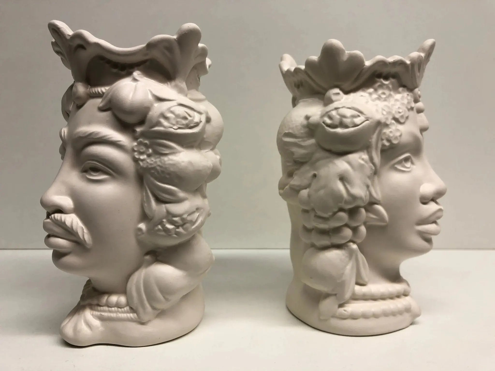 Teste di Moro Afro Frutta Ceramica Caltagirone cm H.18 L.12 Artigianale Bianco Opaco - DD CERAMICHE SICILIANE