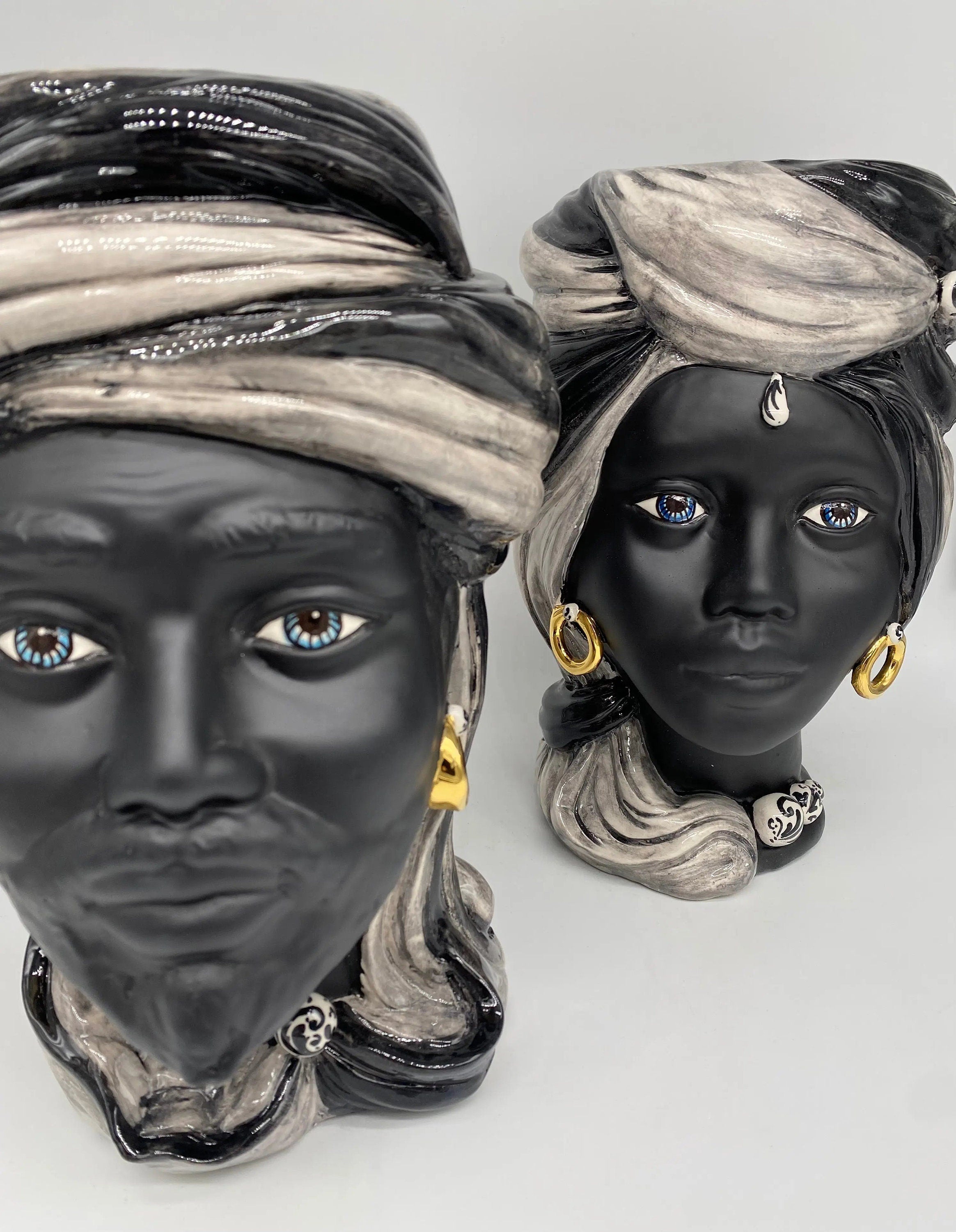 Teste di Moro Anubi Ceramica Caltagirone cm H.29 L.20 Artigianale Grigio Nero Oro DD CERAMICHE SICILIANE