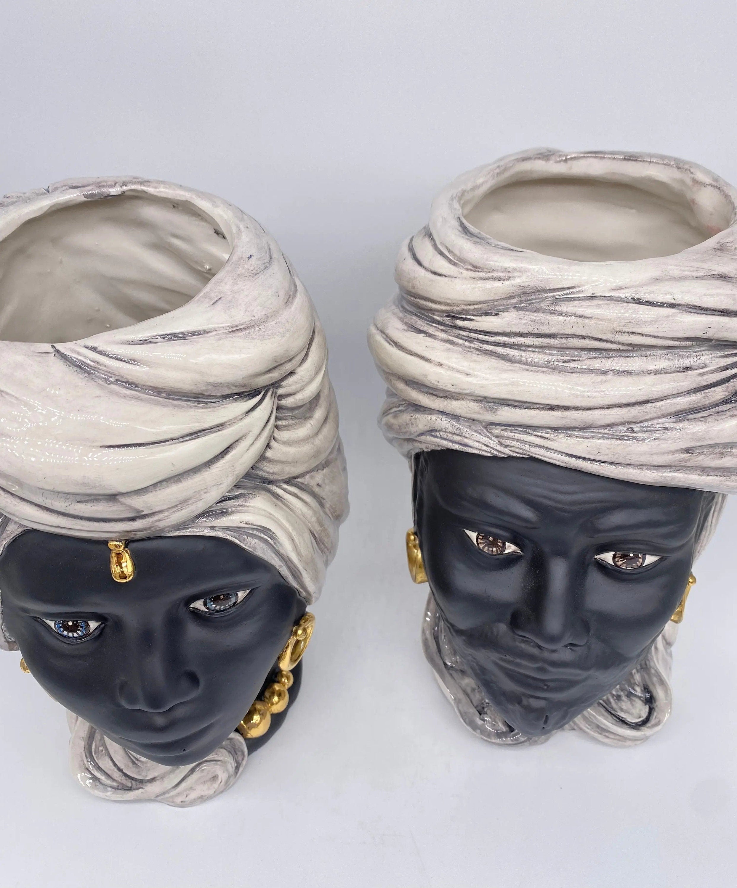 Teste di Moro Anubi Ceramica Caltagirone cm H.29 L.20 Artigianale Ghiaccio Nero Oro DD CERAMICHE SICILIANE