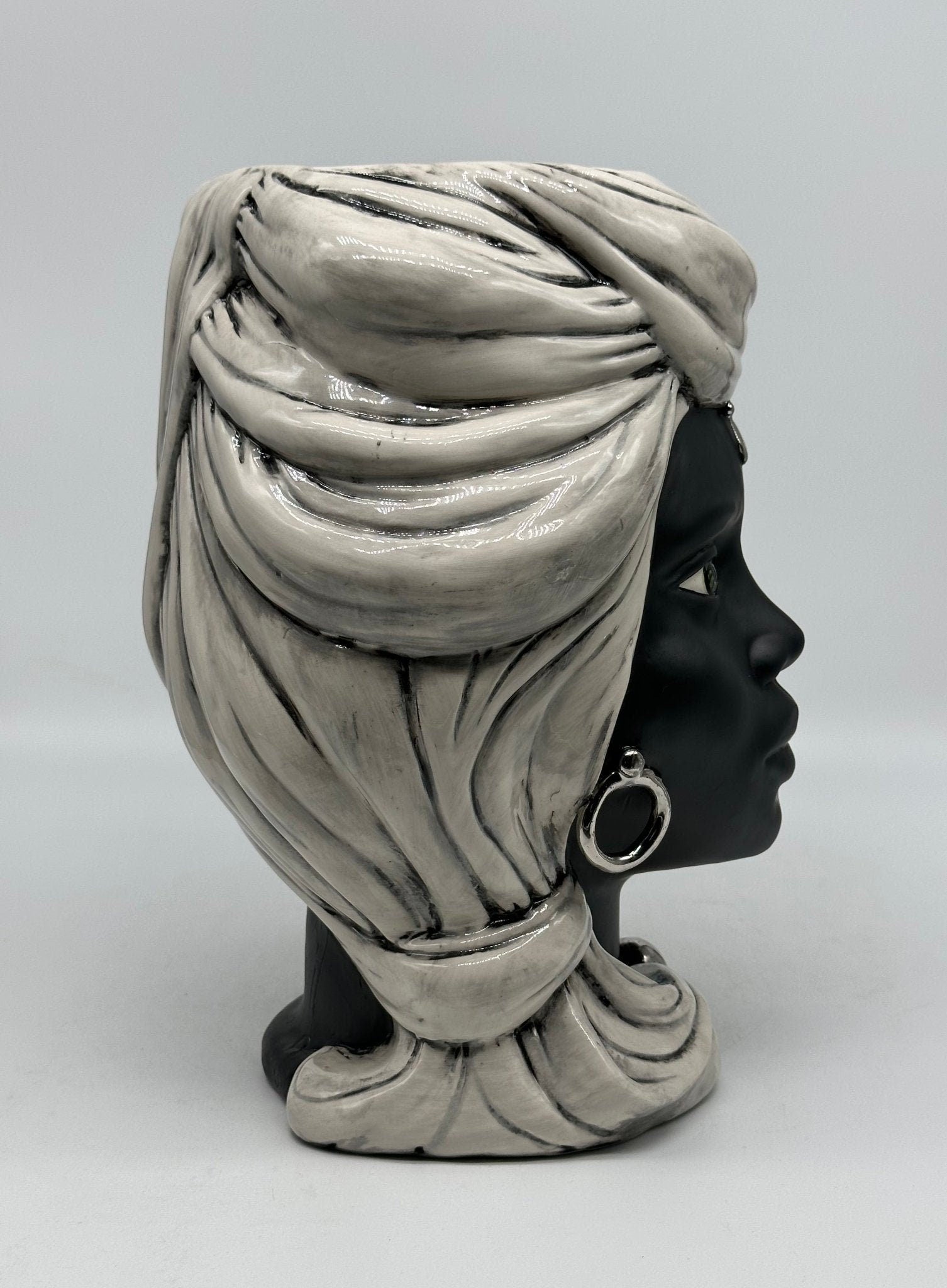 Teste di Moro Anubi Ceramica Caltagirone cm H.29 L.20 Artigianale Ghiaccio Nero Platino - DD CERAMICHE SICILIANE