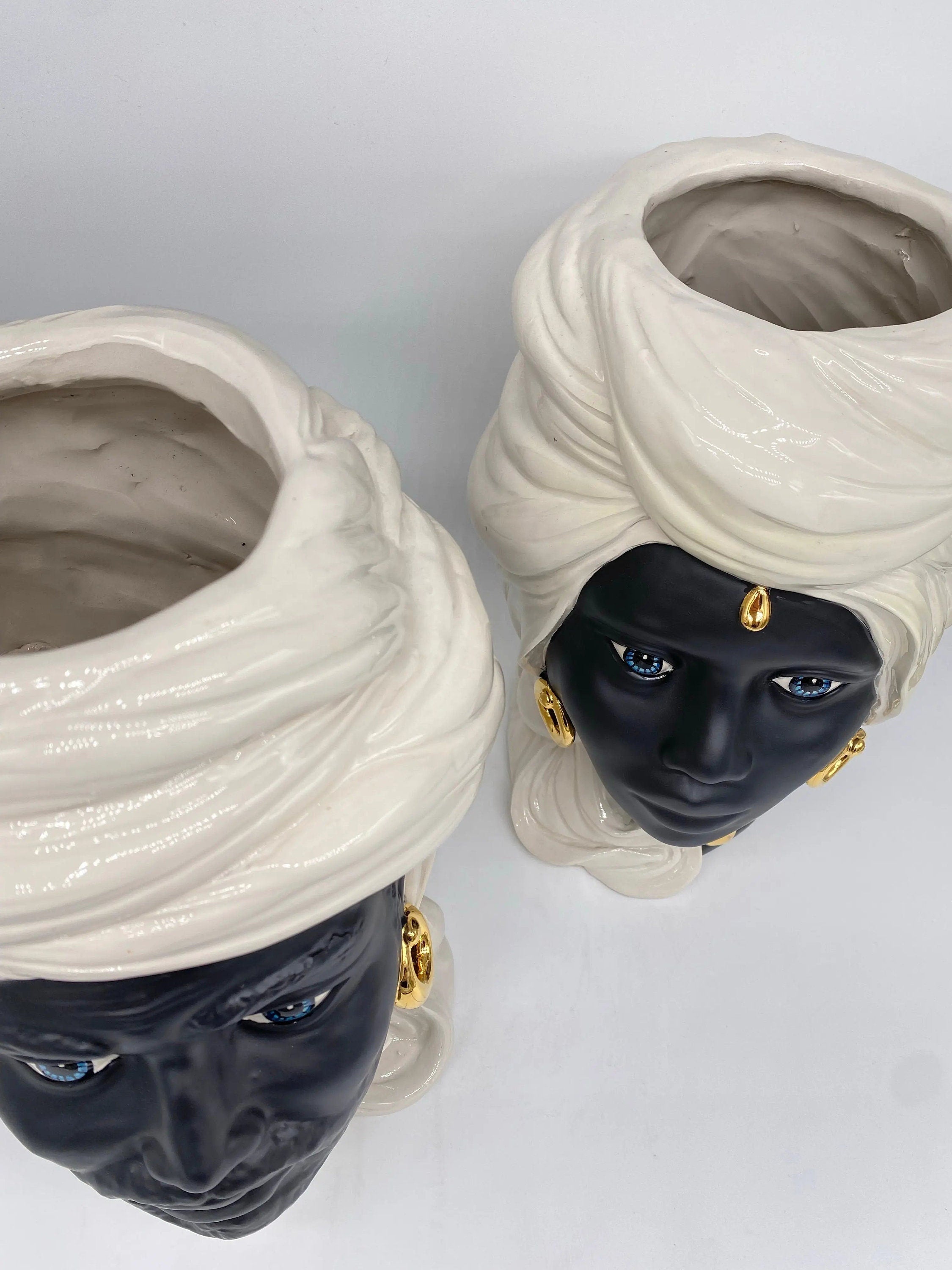 Teste di Moro Anubi Ceramica Caltagirone cm H.29 L.20 Artigianale Bianco Nero Oro DD CERAMICHE SICILIANE