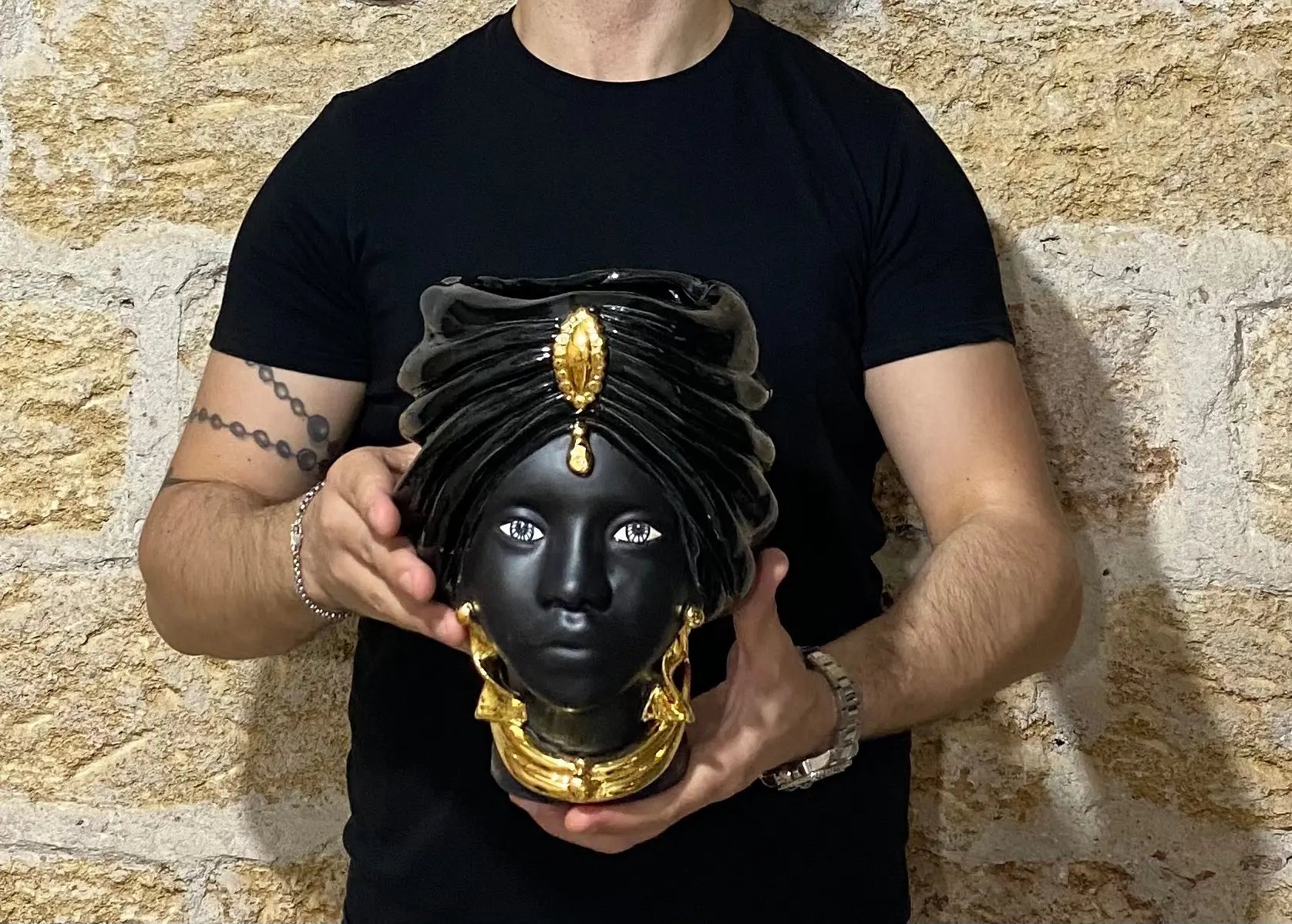 Teste di Moro Atena Ceramica Caltagirone cm H.24 L.18 Artigianale Nero Oro - DD CERAMICHE SICILIANE