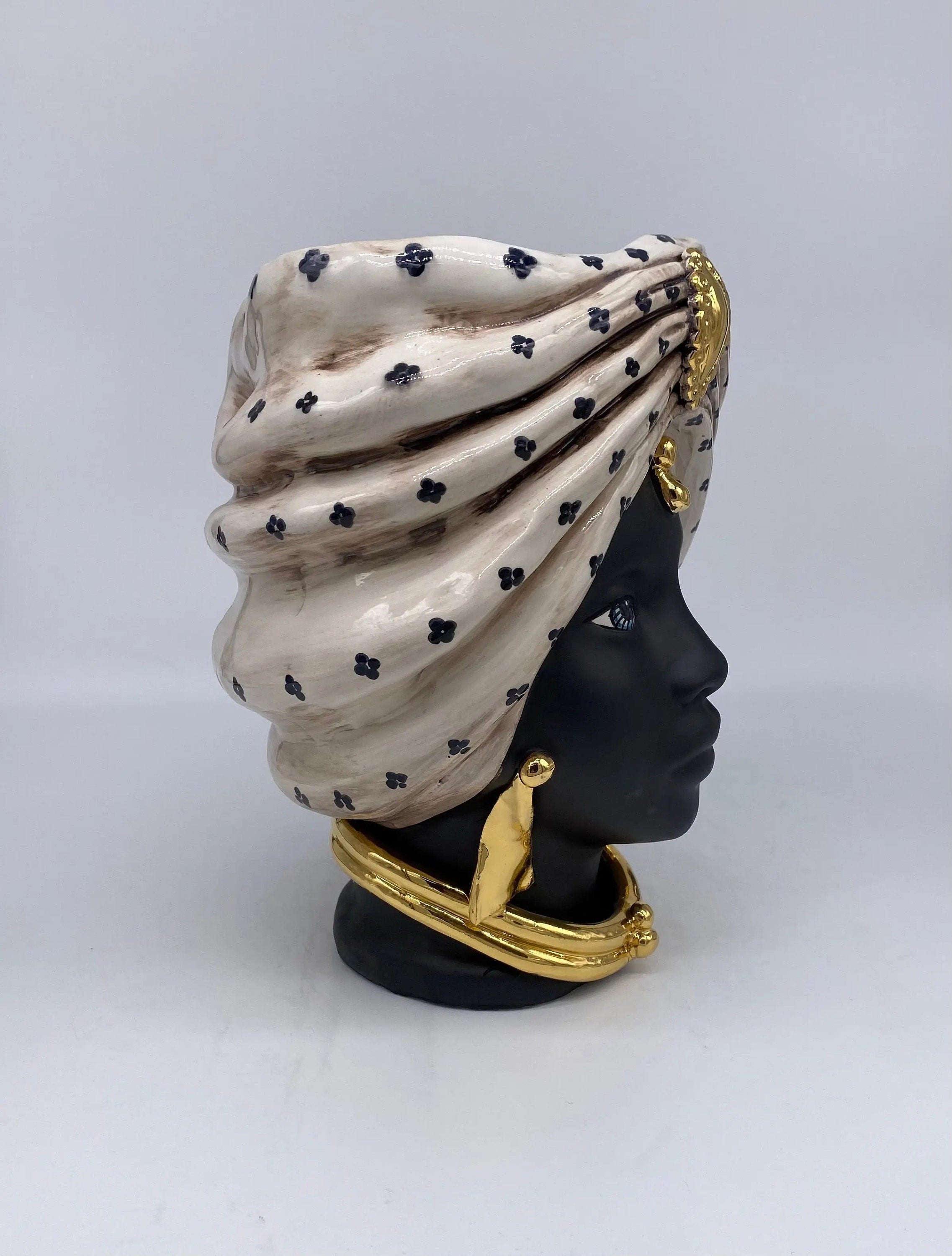 Teste di Moro Atena Ceramica Caltagirone cm H.24 L.18 Artigianale Écru Pois Nero Oro DD CERAMICHE SICILIANE