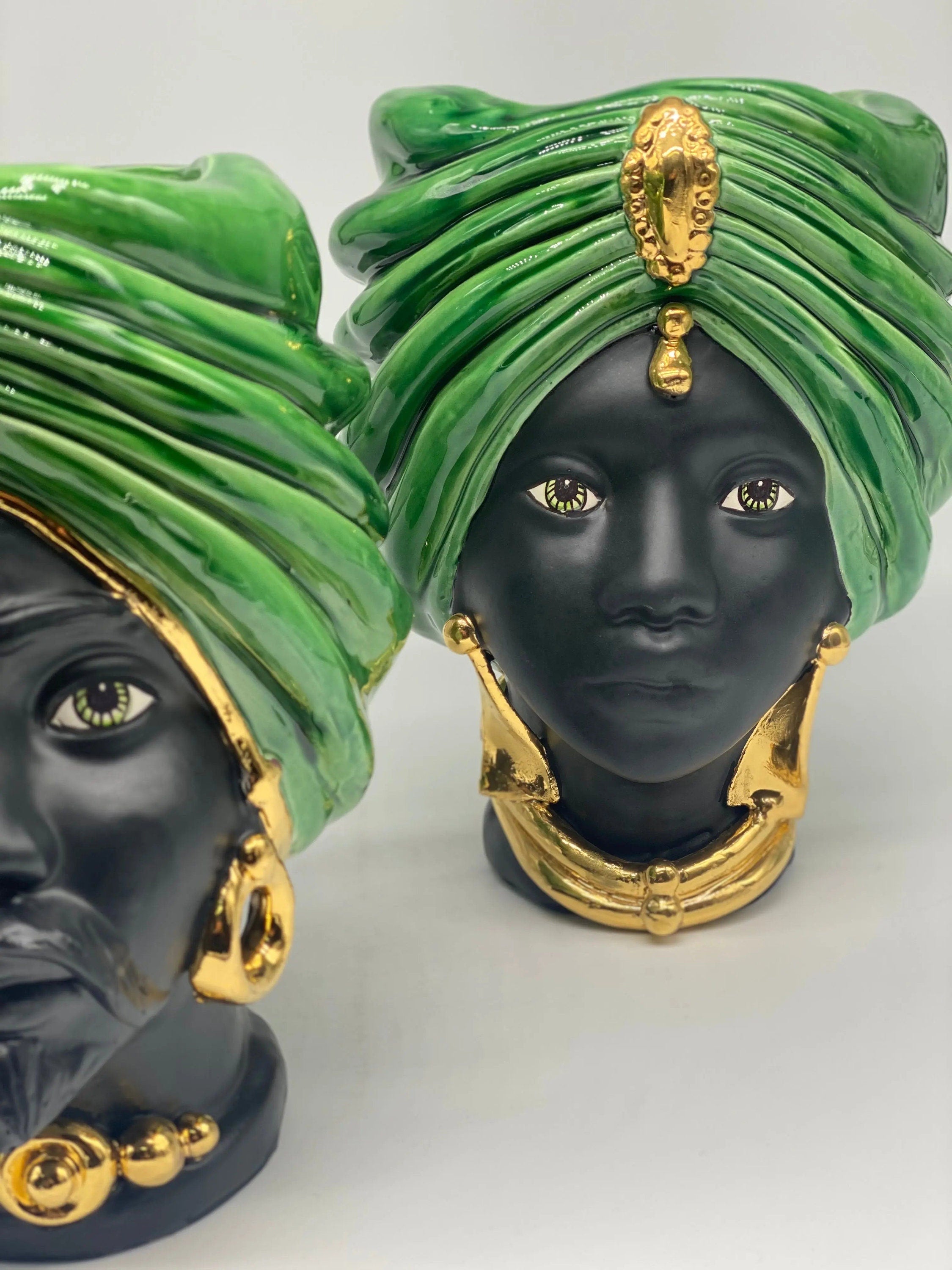 Teste di Moro Atena Ceramica Caltagirone cm H.24 L.18 Artigianale Verde Cristallo Opaco Oro DD CERAMICHE SICILIANE