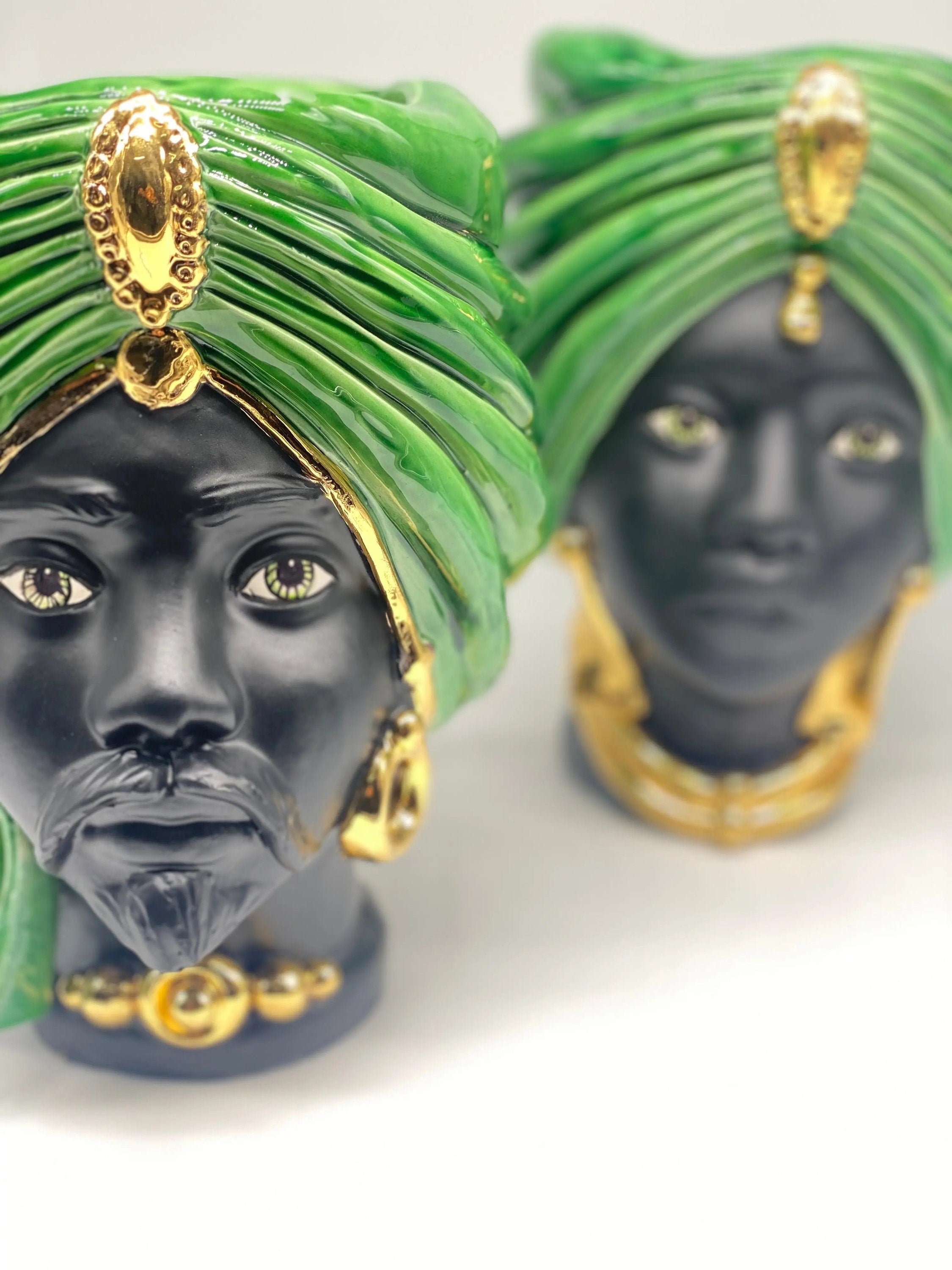 Teste di Moro Atena Ceramica Caltagirone cm H.24 L.18 Artigianale Verde Cristallo Opaco Oro DD CERAMICHE SICILIANE