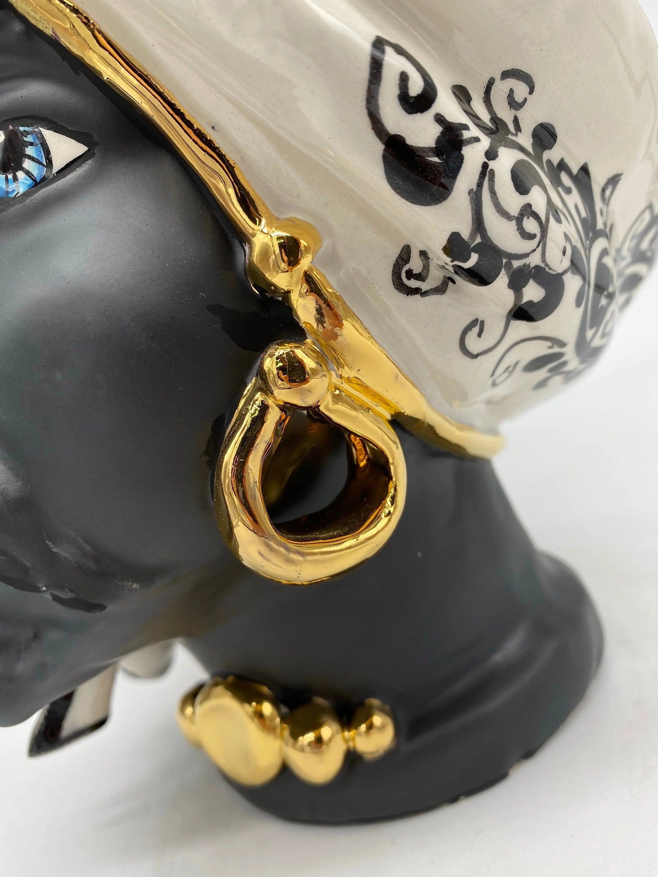 Teste di Moro Atena Ceramica Caltagirone cm H.24 L.18 Artigianale Opaco Bianco Barocco Oro DD CERAMICHE SICILIANE