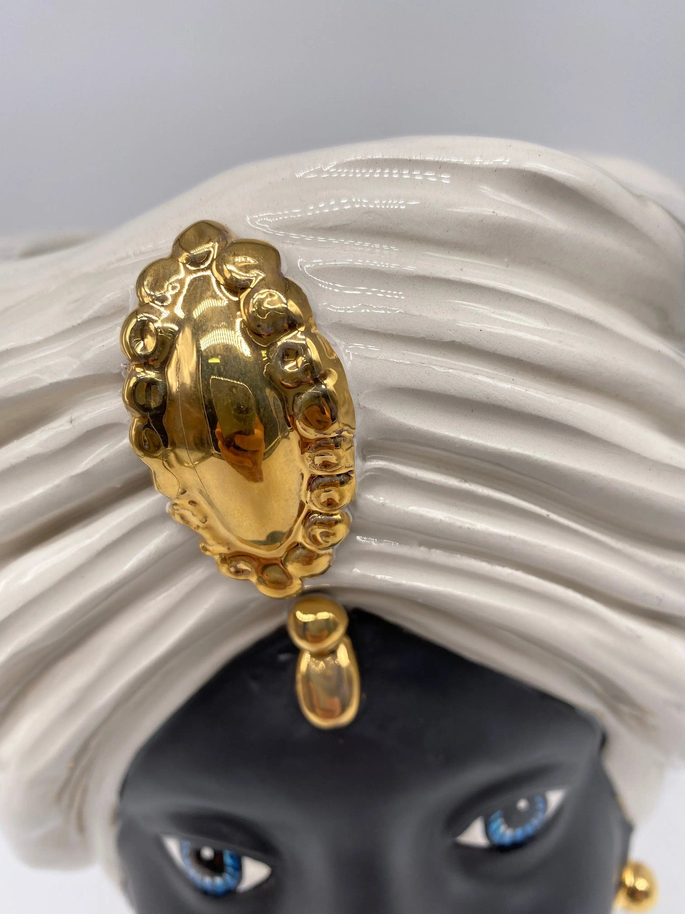 Teste di Moro Atena Ceramica Caltagirone cm H.24 L.18 Artigianale Bianco Nero Oro DD CERAMICHE SICILIANE