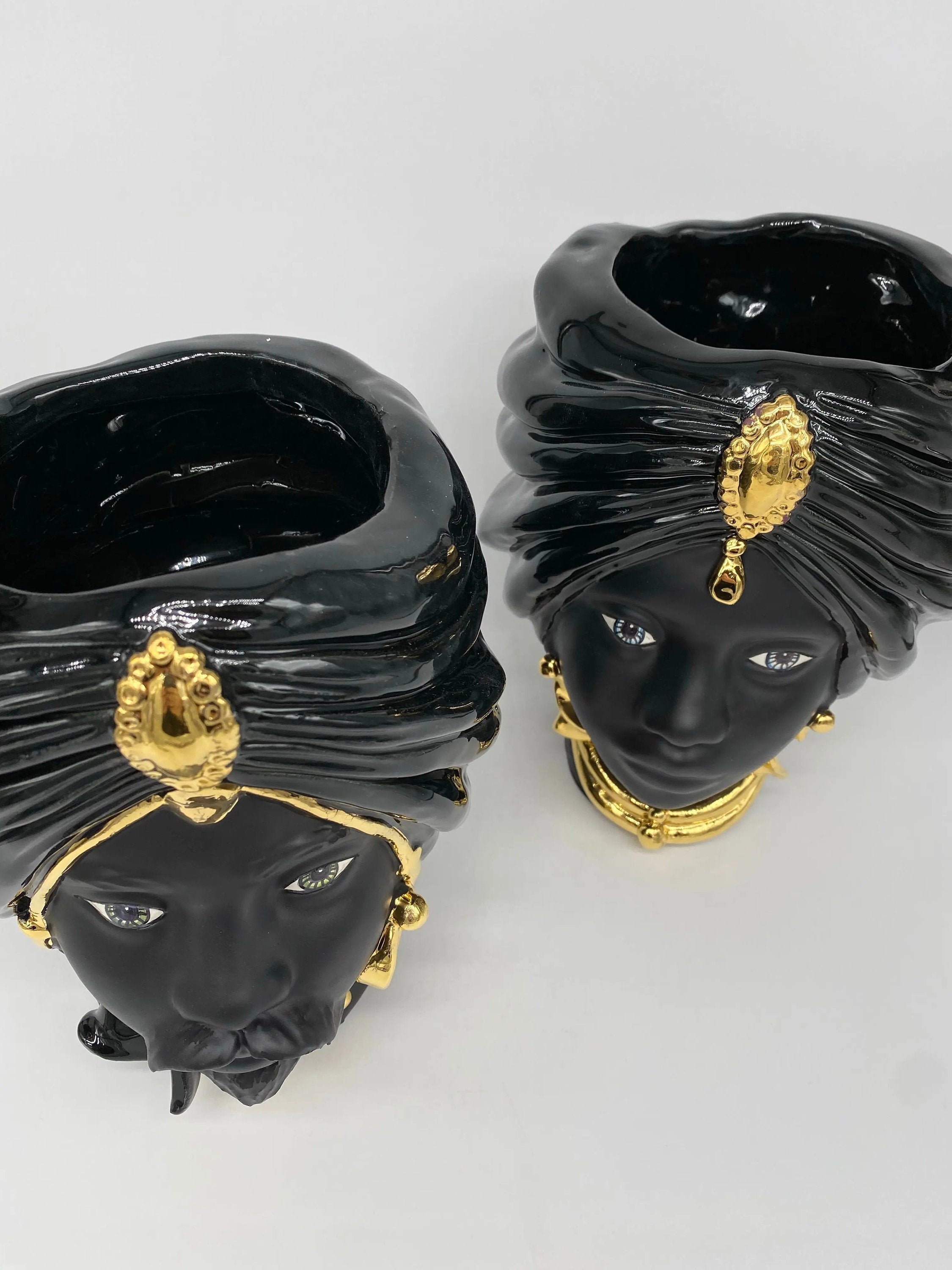 Teste di Moro Atena Ceramica Caltagirone cm H.24 L.18 Artigianale Nero Oro DD CERAMICHE SICILIANE