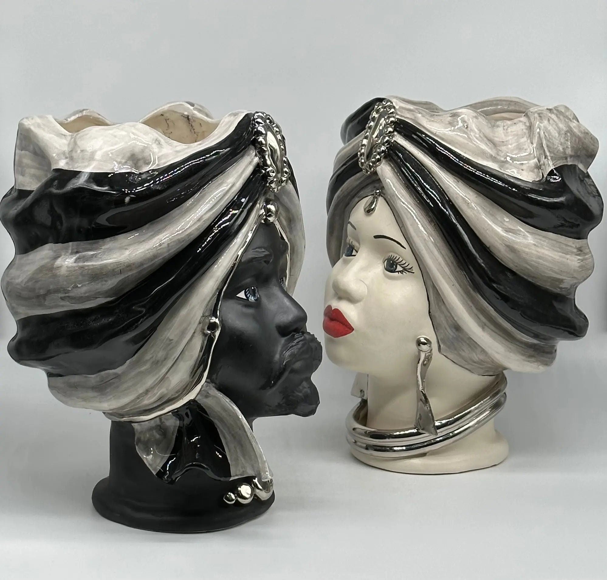 Teste di Moro Atena Ceramica Caltagirone cm H.30 L.23 Artigianale Grigio Nero Platino v.2 DD CERAMICHE SICILIANE