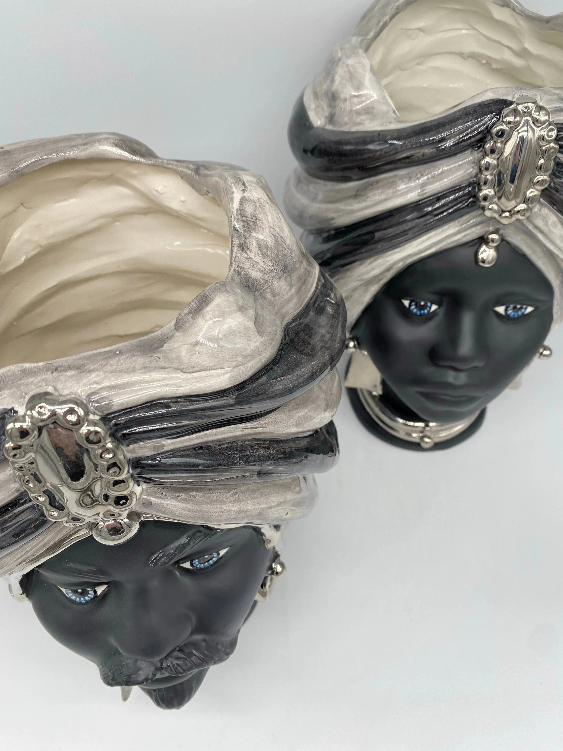 Teste di Moro Atena Ceramica Caltagirone cm H.30 L.23 Artigianale Grigio Nero Platino DD CERAMICHE SICILIANE