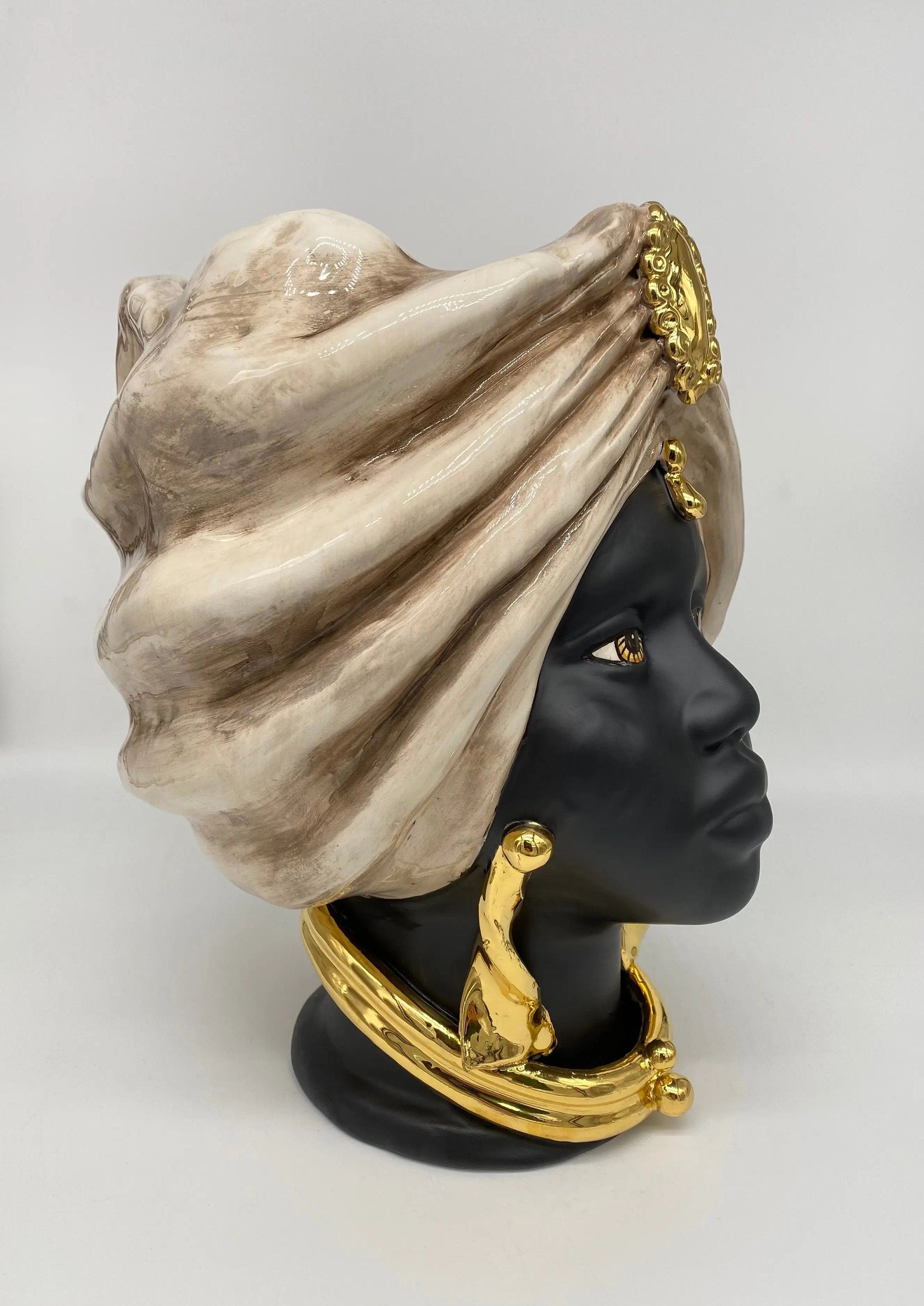 Teste di Moro Atena Ceramica Caltagirone cm H.30 L.23 Artigianale Écru Nero Oro DD CERAMICHE SICILIANE