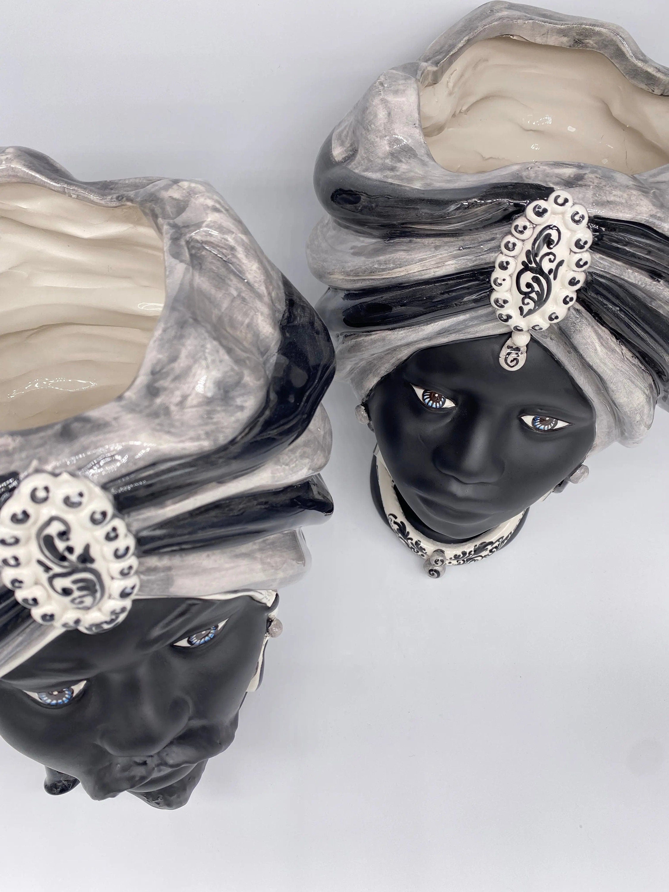 Teste di Moro Atena Ceramica Caltagirone cm H.30 L.23 Artigianale Grigio Nero DD CERAMICHE SICILIANE