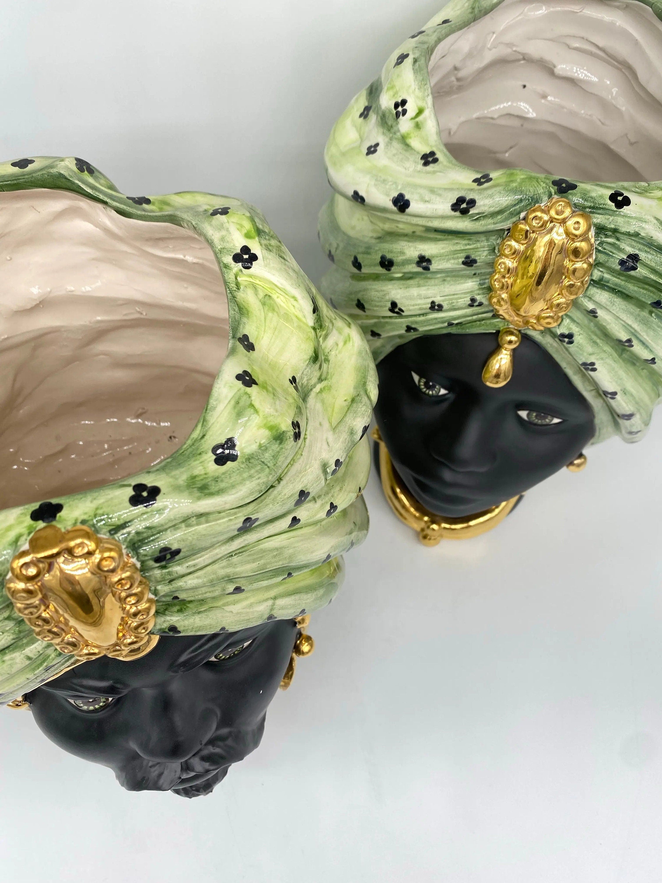 Teste di Moro Atena Ceramica Caltagirone cm H.30 L.23 Artigianale Verde Pois Nero Oro DD CERAMICHE SICILIANE