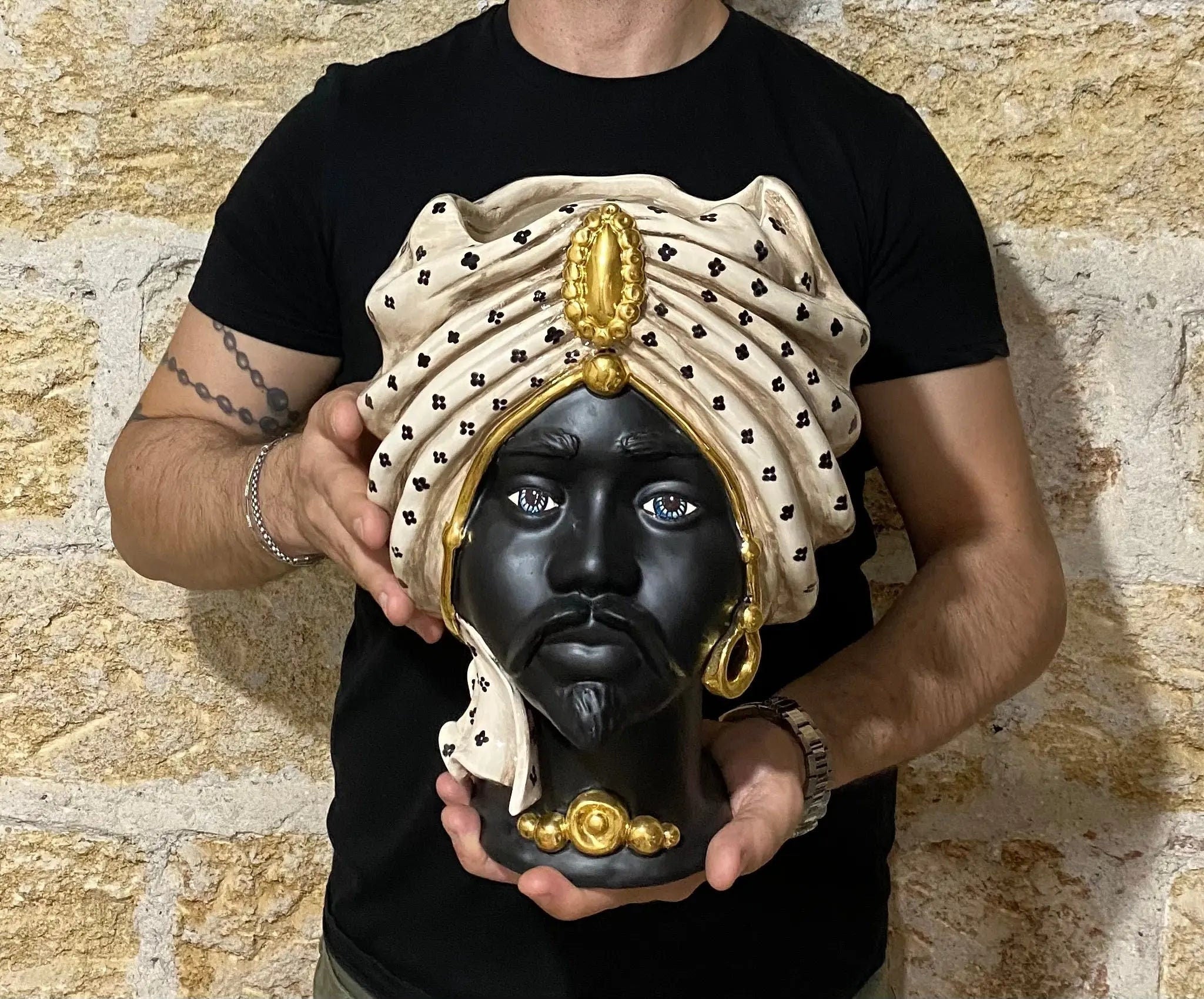 Teste di Moro Atena Ceramica Caltagirone cm H.30 L.23 Artigianale Écru Pois Nero Oro DD CERAMICHE SICILIANE