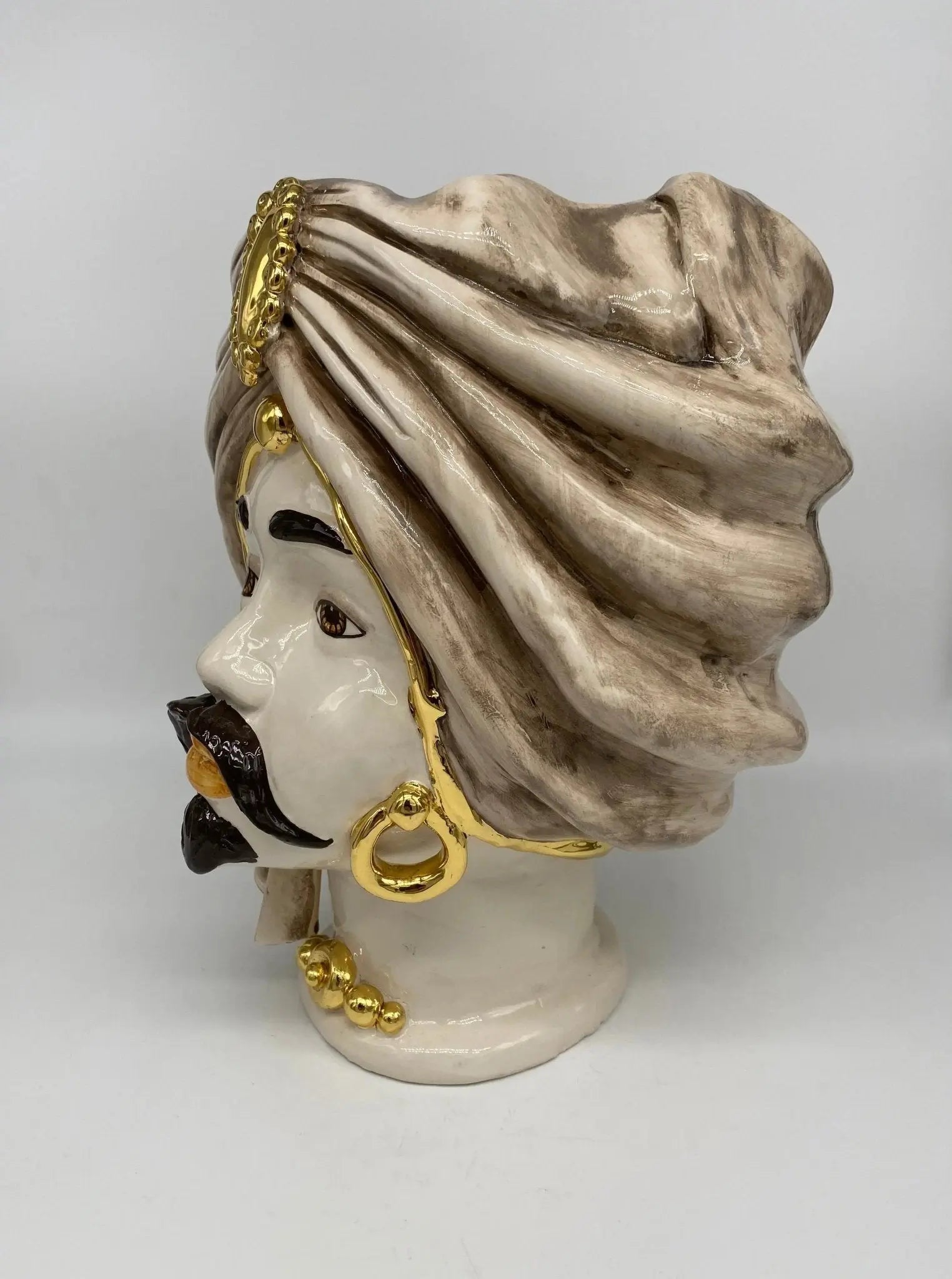 Teste di Moro Atena Ceramica Caltagirone cm H.30 L.23 Artigianale Écru Beige Oro - DD CERAMICHE SICILIANE