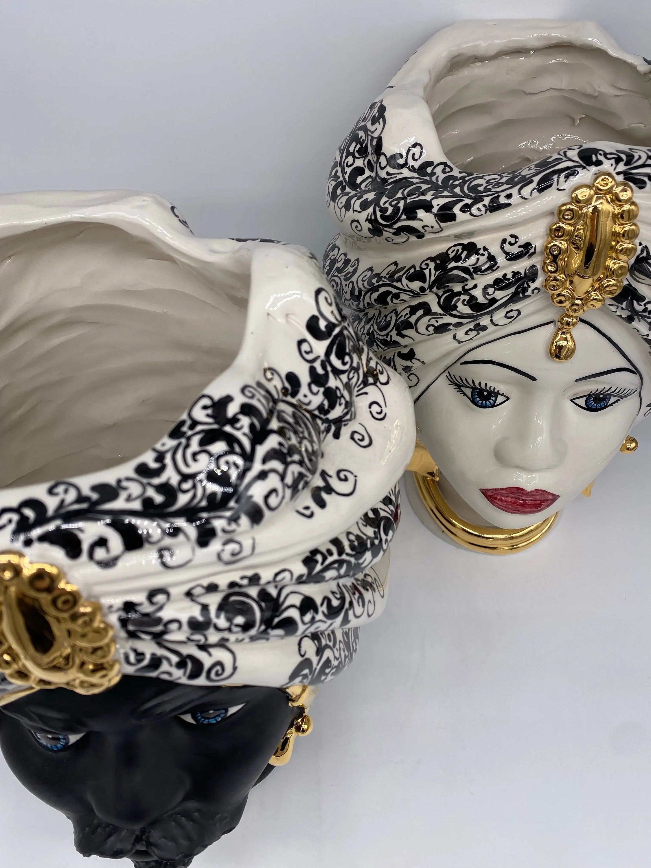 Teste di Moro Atena Ceramica Caltagirone cm H.30 L.23 Artigianale Opaco Bianco Barocco Oro DD CERAMICHE SICILIANE