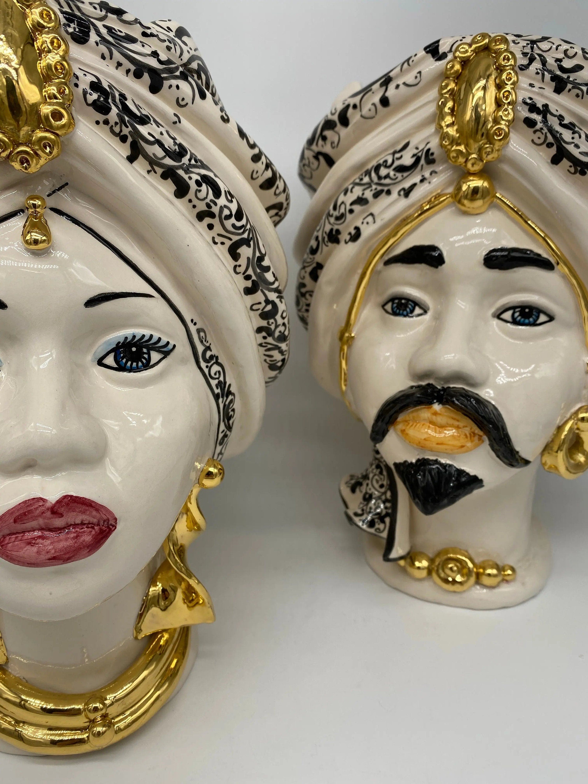 Teste di Moro Atena Ceramica Caltagirone cm H.30 L.23 Artigianale Bianco Decoro Barocco Oro DD CERAMICHE SICILIANE