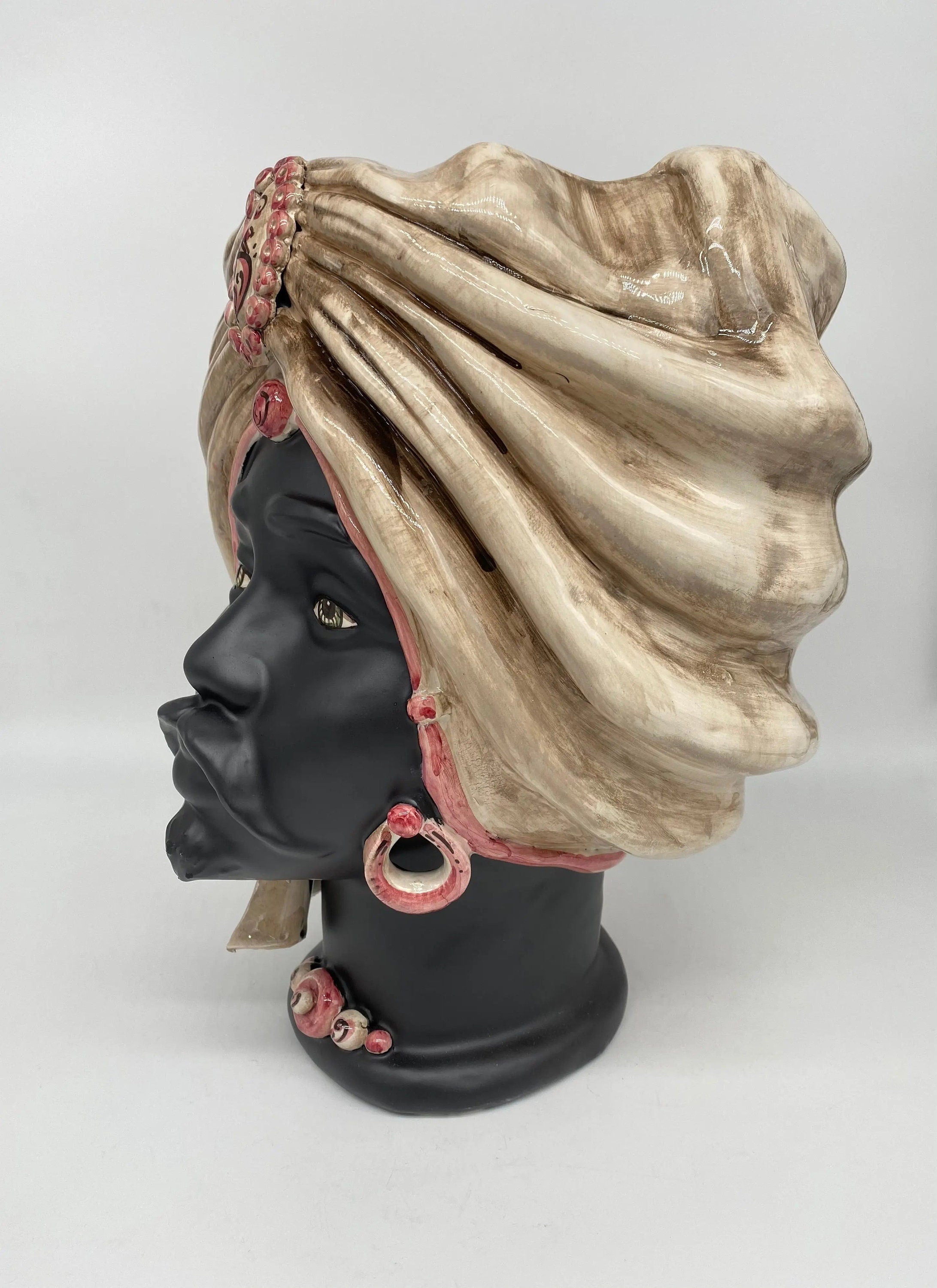 Teste di Moro Atena Ceramica Caltagirone cm H.30 L.23 Artigianale Écru Nero Viola DD CERAMICHE SICILIANE