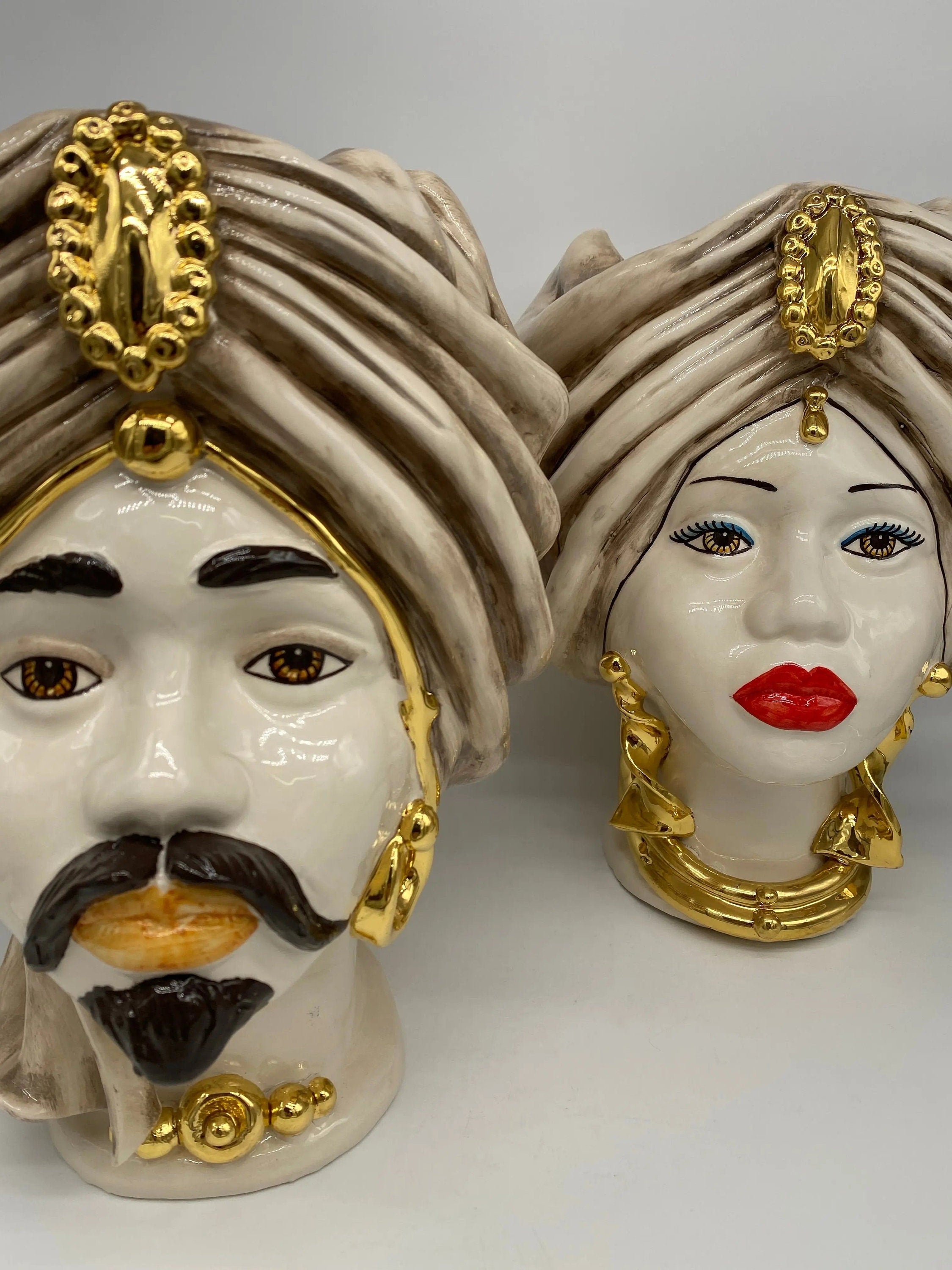 Teste di Moro Atena Ceramica Caltagirone cm H.30 L.23 Artigianale Écru Beige Oro DD CERAMICHE SICILIANE