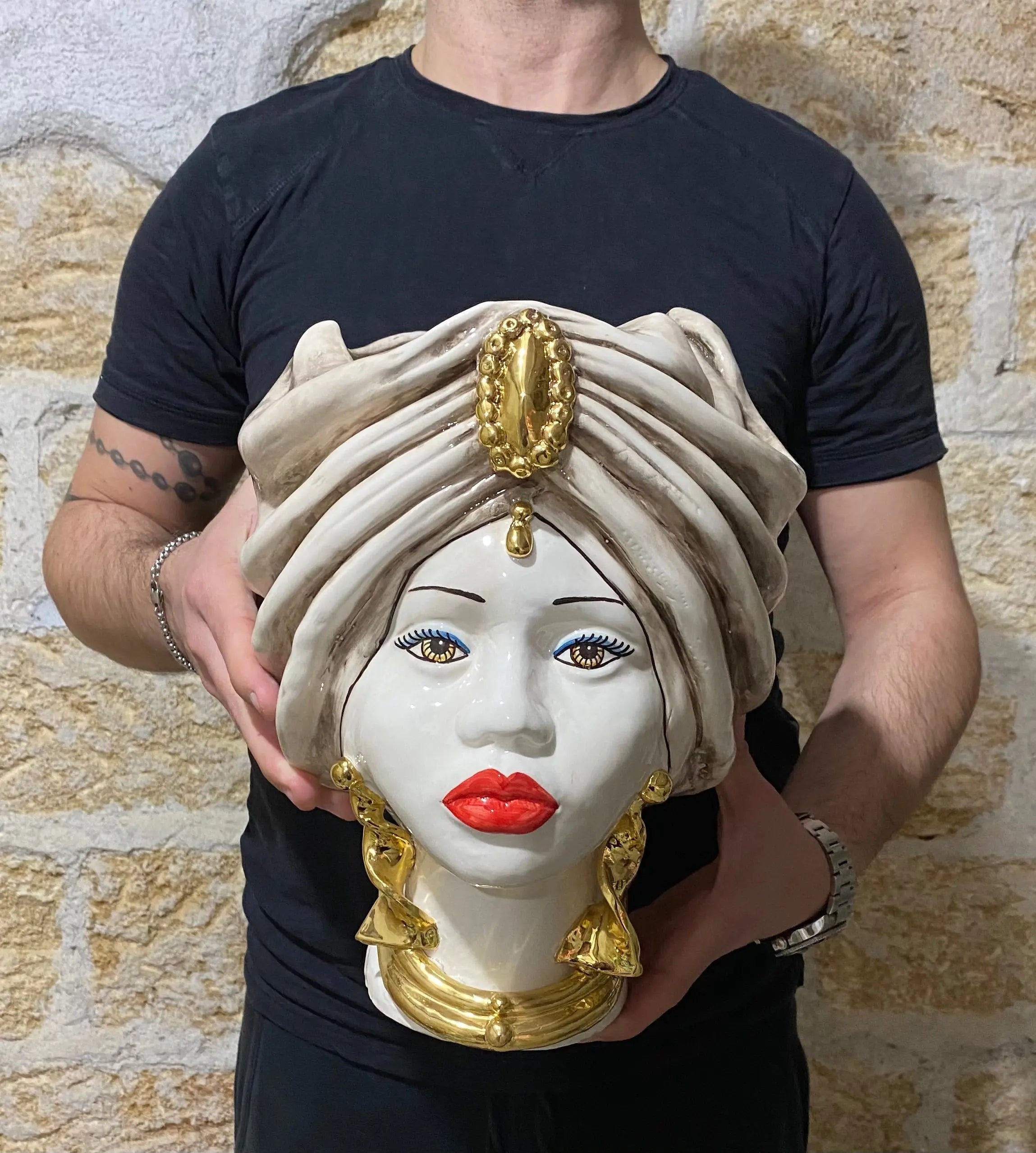 Teste di Moro Atena Ceramica Caltagirone cm H.30 L.23 Artigianale Écru Beige Oro DD CERAMICHE SICILIANE