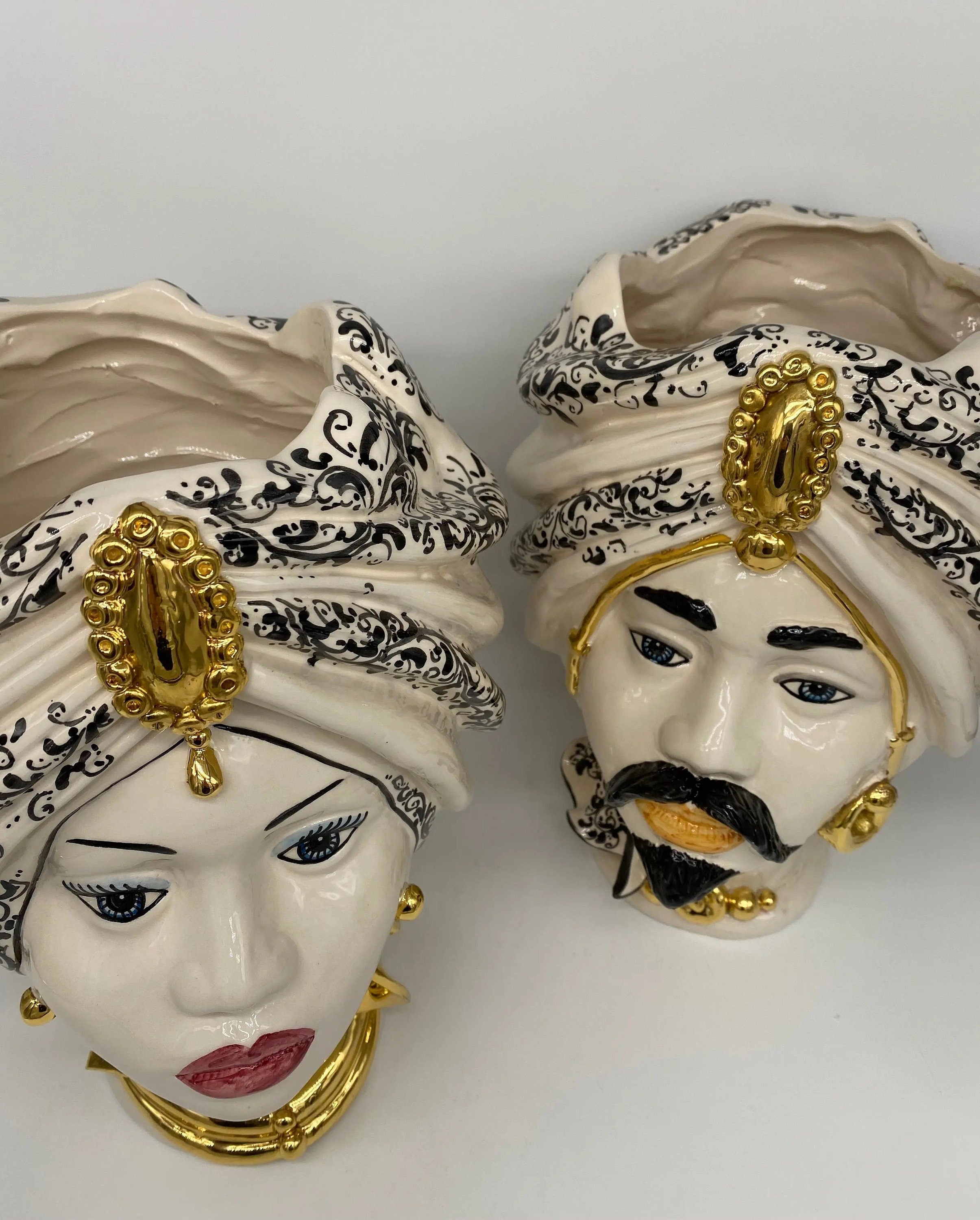 Teste di Moro Atena Ceramica Caltagirone cm H.30 L.23 Artigianale Bianco Decoro Barocco Oro DD CERAMICHE SICILIANE