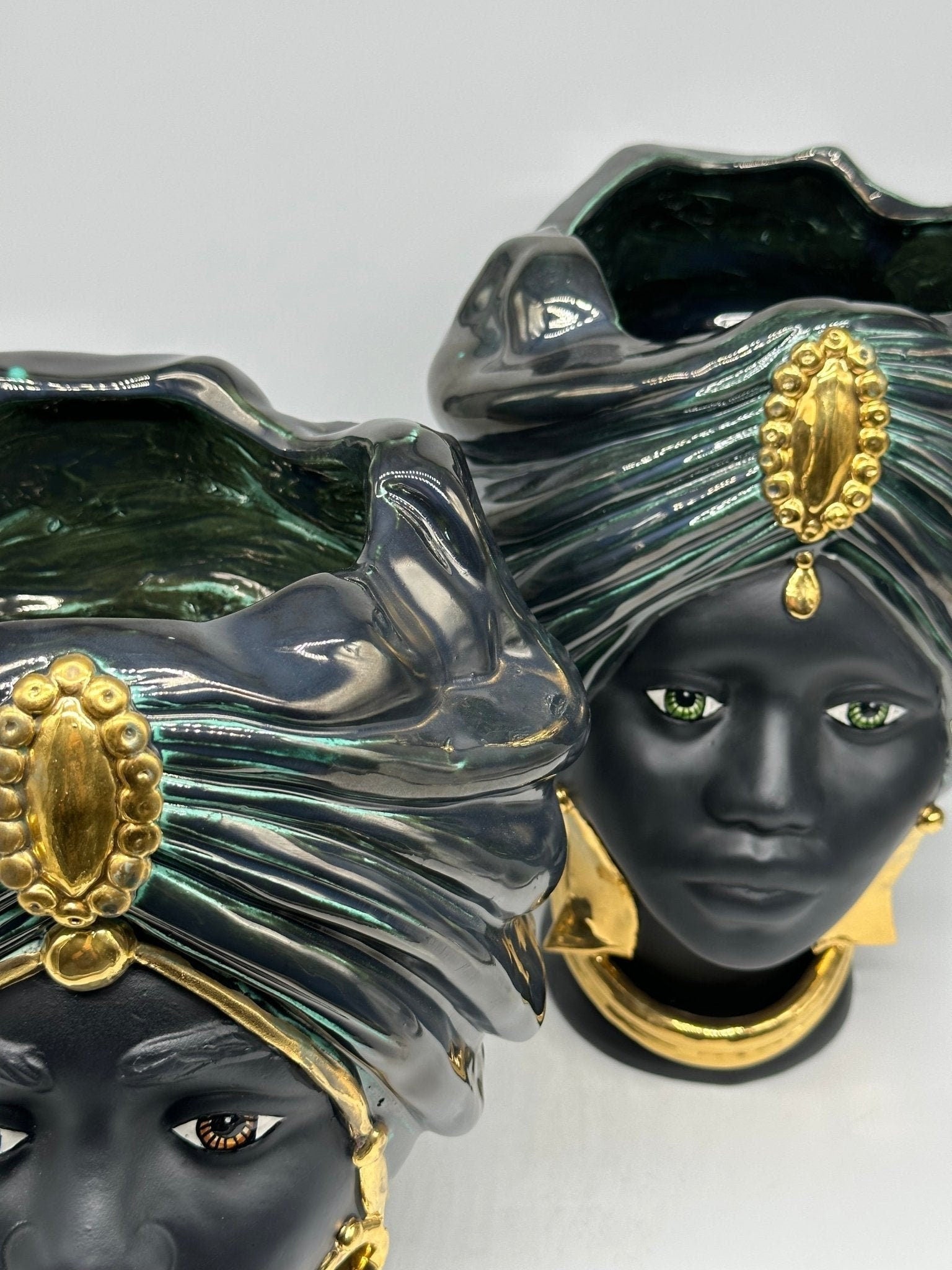 Teste di Moro Atena Ceramica Caltagirone cm H.30 L.23 Artigianale Verde Rame Nero Oro - DD CERAMICHE SICILIANE