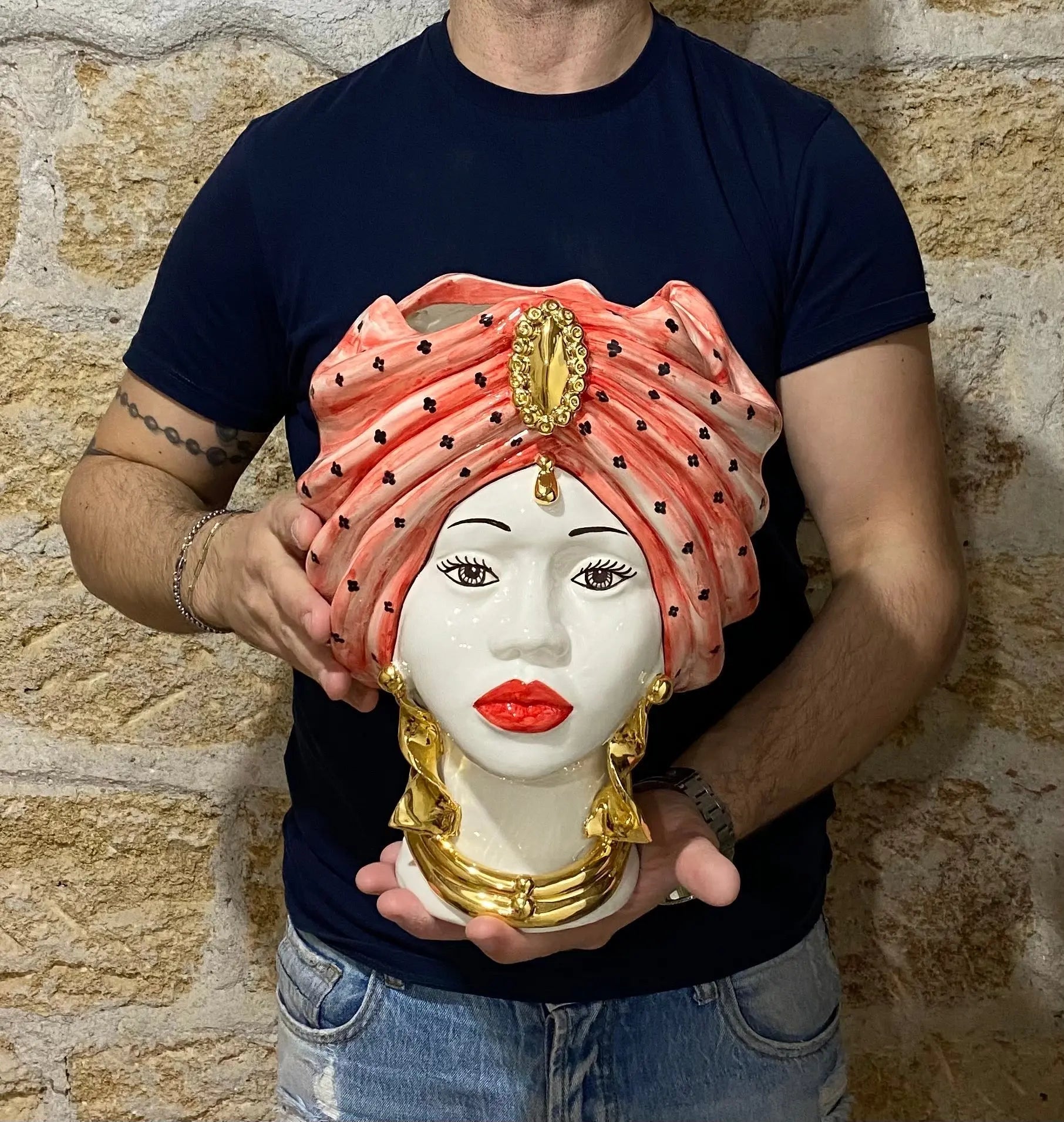 Teste di Moro Atena Ceramica Caltagirone cm H.30 L.23 Artigianale Rosso Pois Oro - DD CERAMICHE SICILIANE
