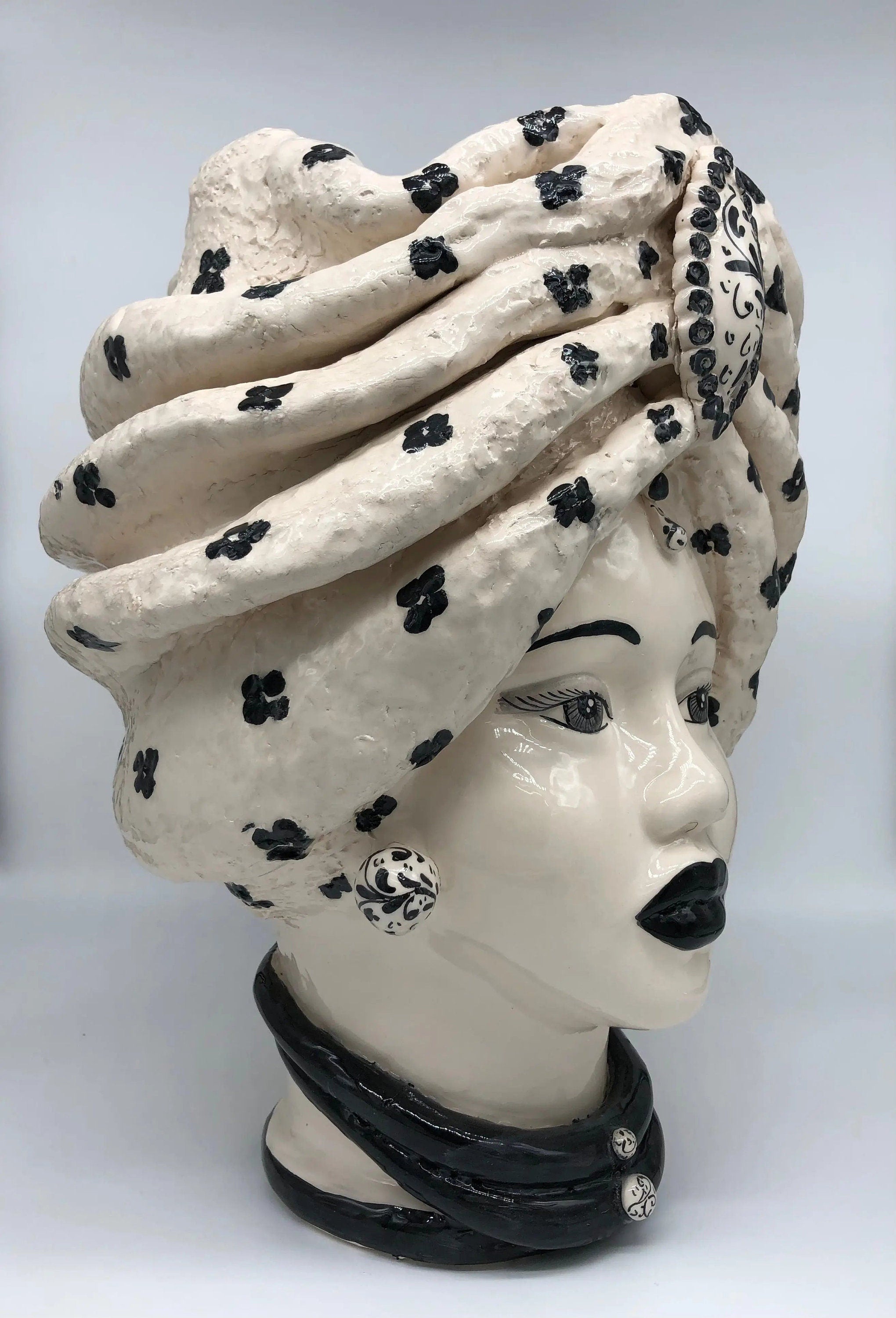 Teste di Moro Atena Ceramica Caltagirone cm H.40 L.28 Artigianale Bianco Pois Nero DD CERAMICHE SICILIANE