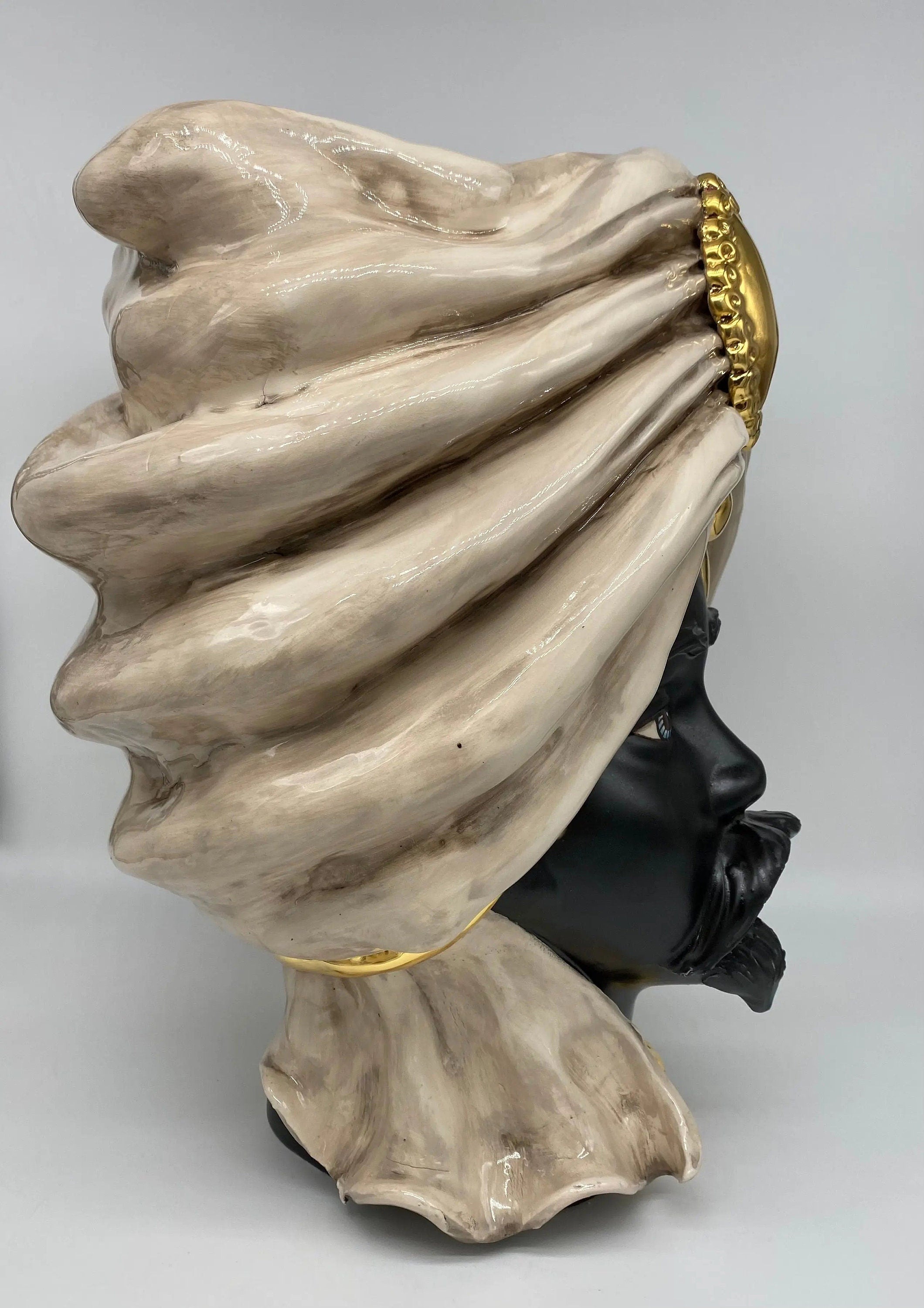 Teste di Moro Atena Ceramica Caltagirone cm H.40 L.28 Artigianale Écru Nero Oro DD CERAMICHE SICILIANE
