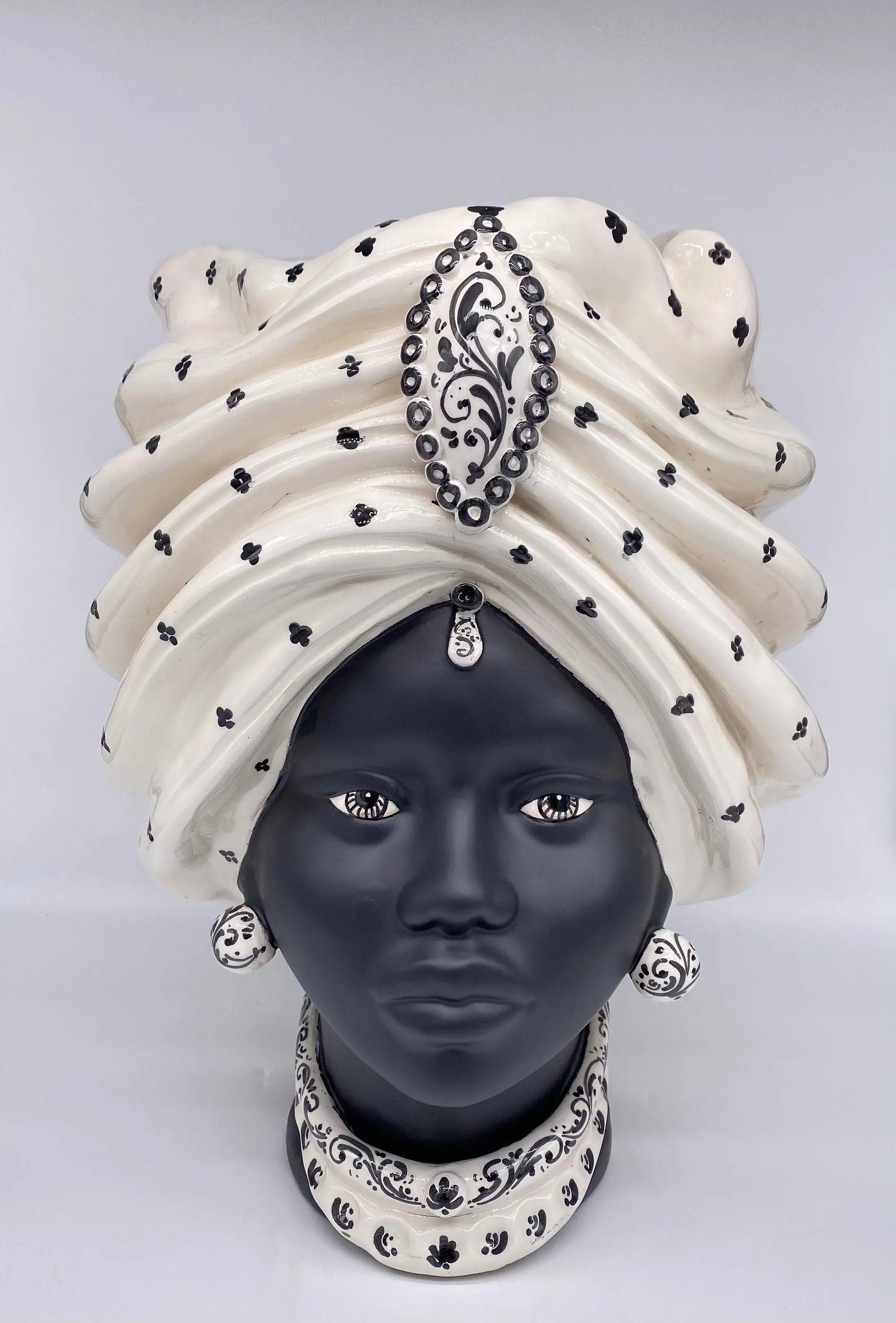 Teste di Moro Atena Ceramica Caltagirone cm H.40 L.28 Artigianale Bianco Pois Nero Opaco DD CERAMICHE SICILIANE