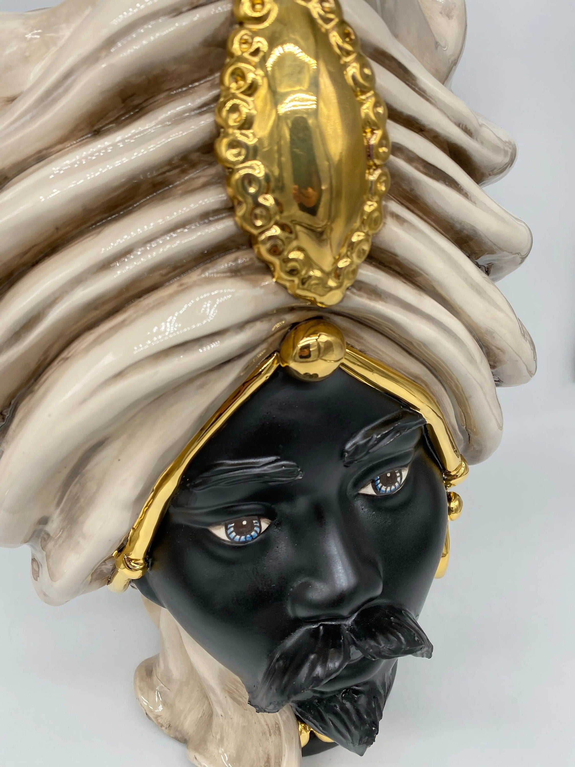 Teste di Moro Atena Ceramica Caltagirone cm H.40 L.28 Artigianale Écru Nero Oro DD CERAMICHE SICILIANE