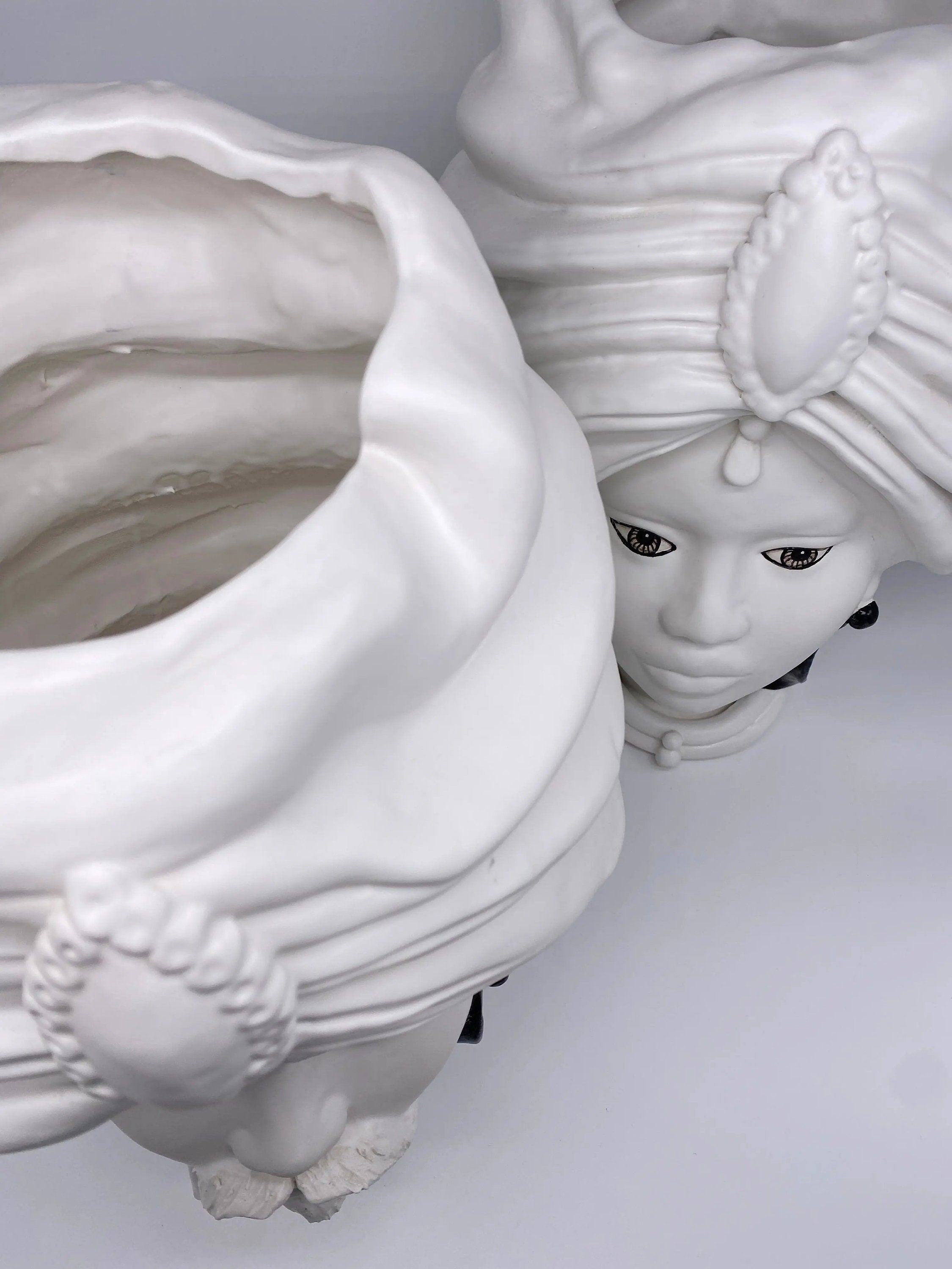 Teste di Moro Atena Ceramica Caltagirone cm H.40 L.28 Artigianale Bianco Opaco DD CERAMICHE SICILIANE